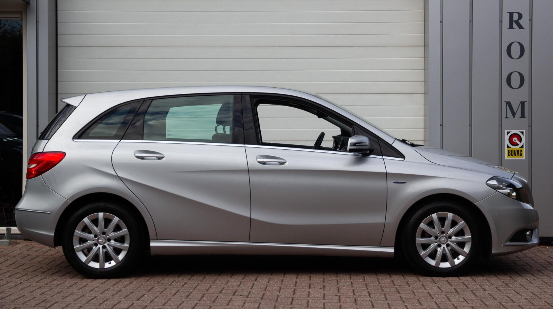 Foto van Mercedes-Benz B 180