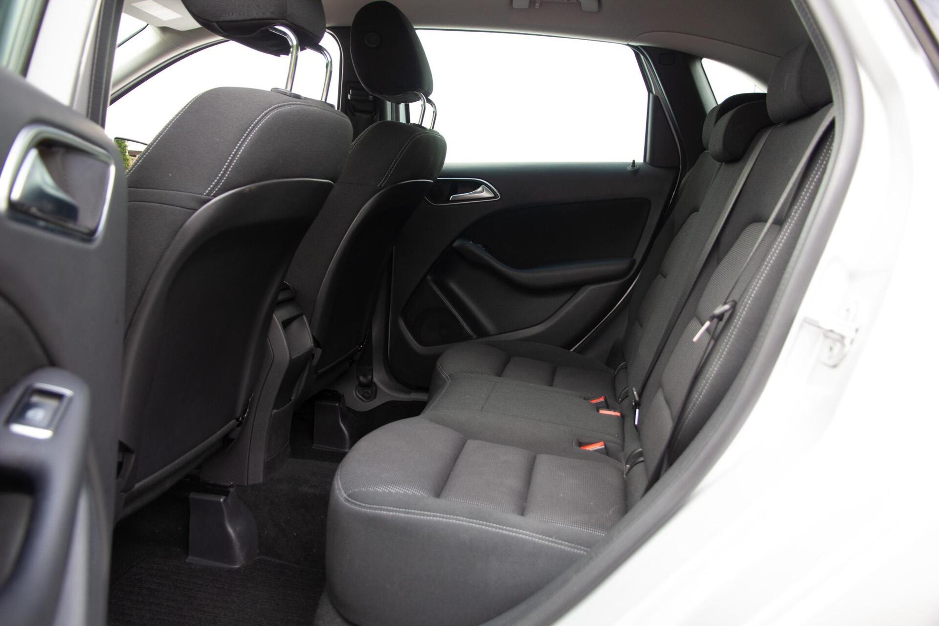 Foto van Mercedes-Benz B 180