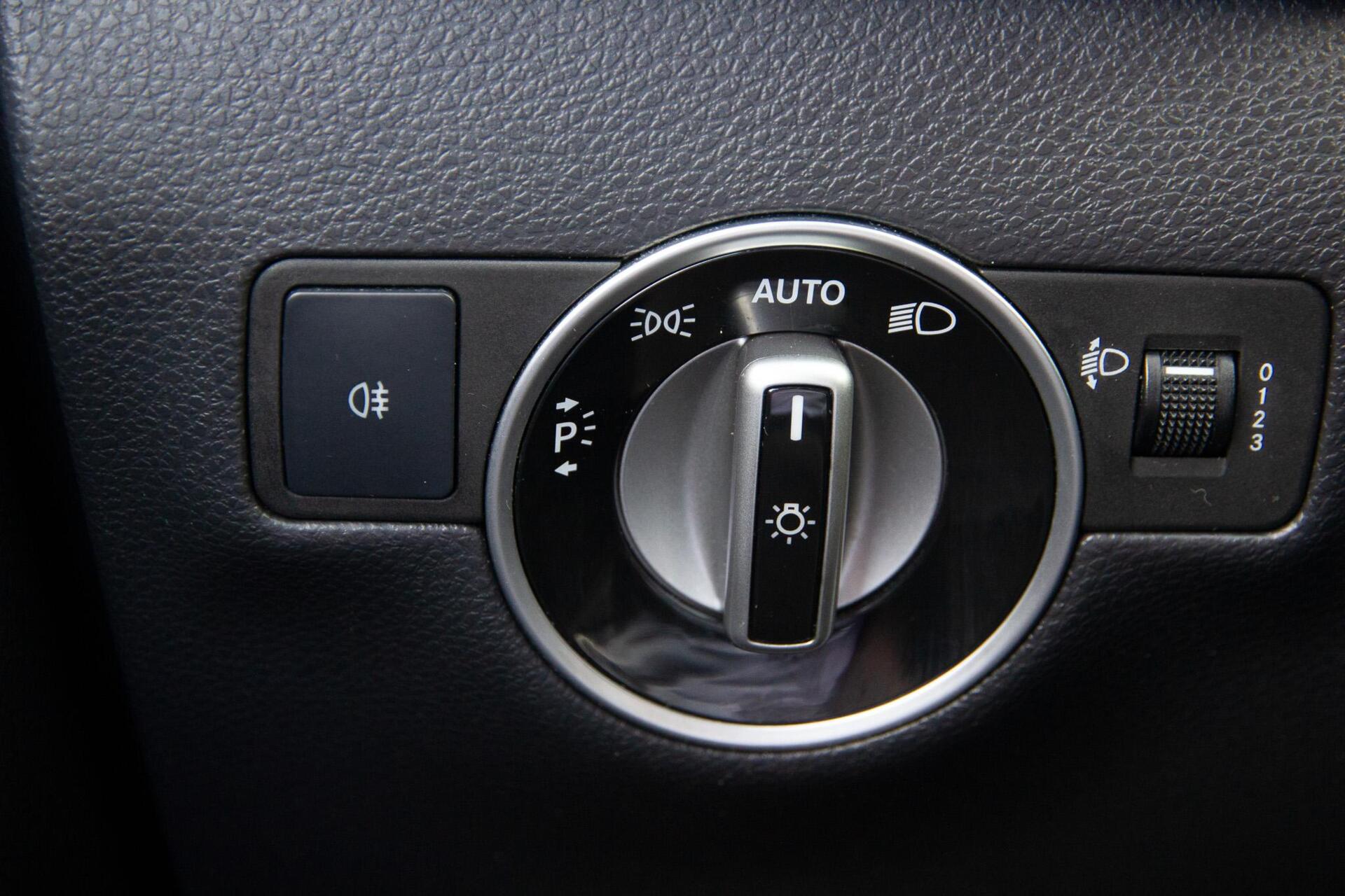 Foto van Mercedes-Benz B 180