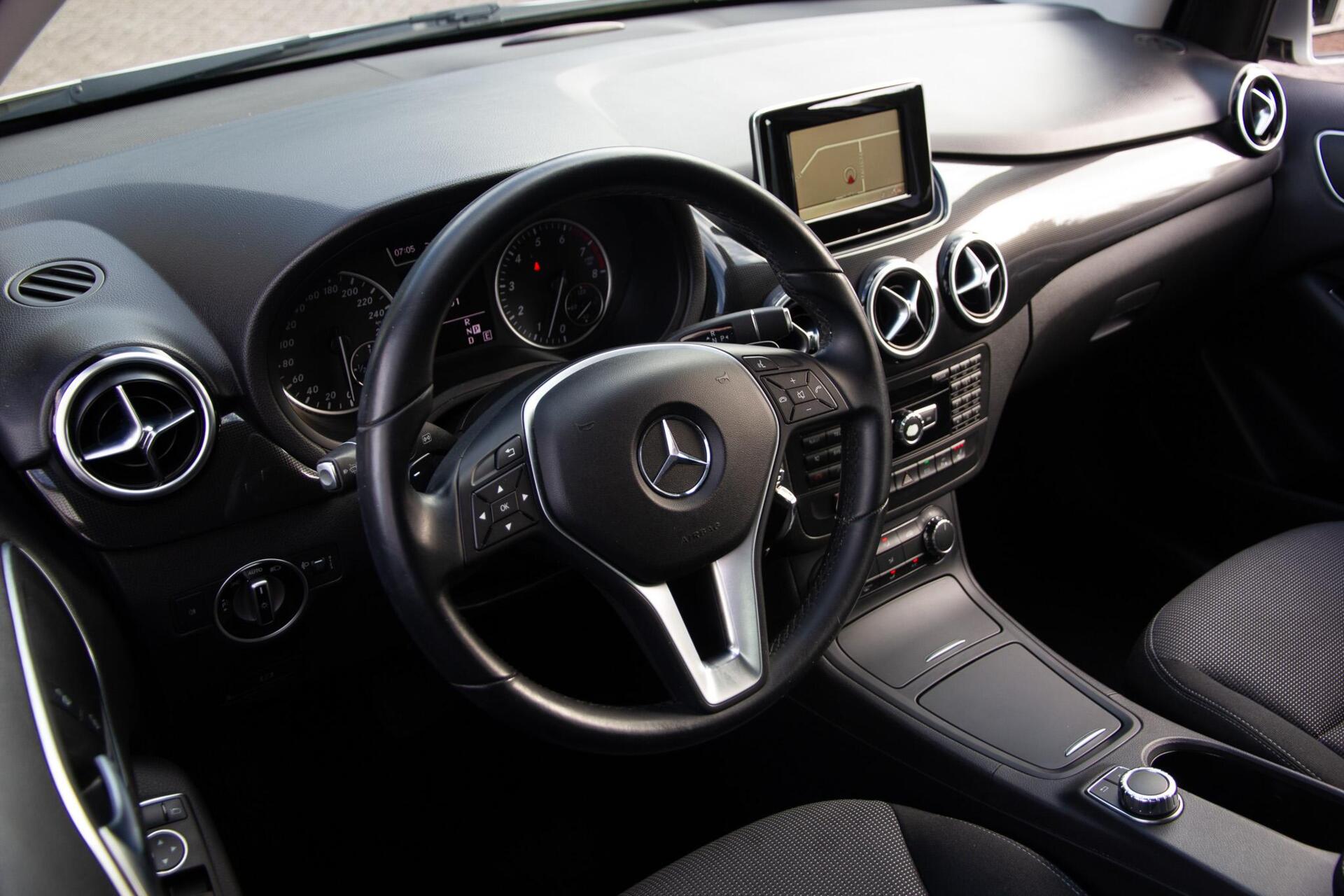 Foto van Mercedes-Benz B 180