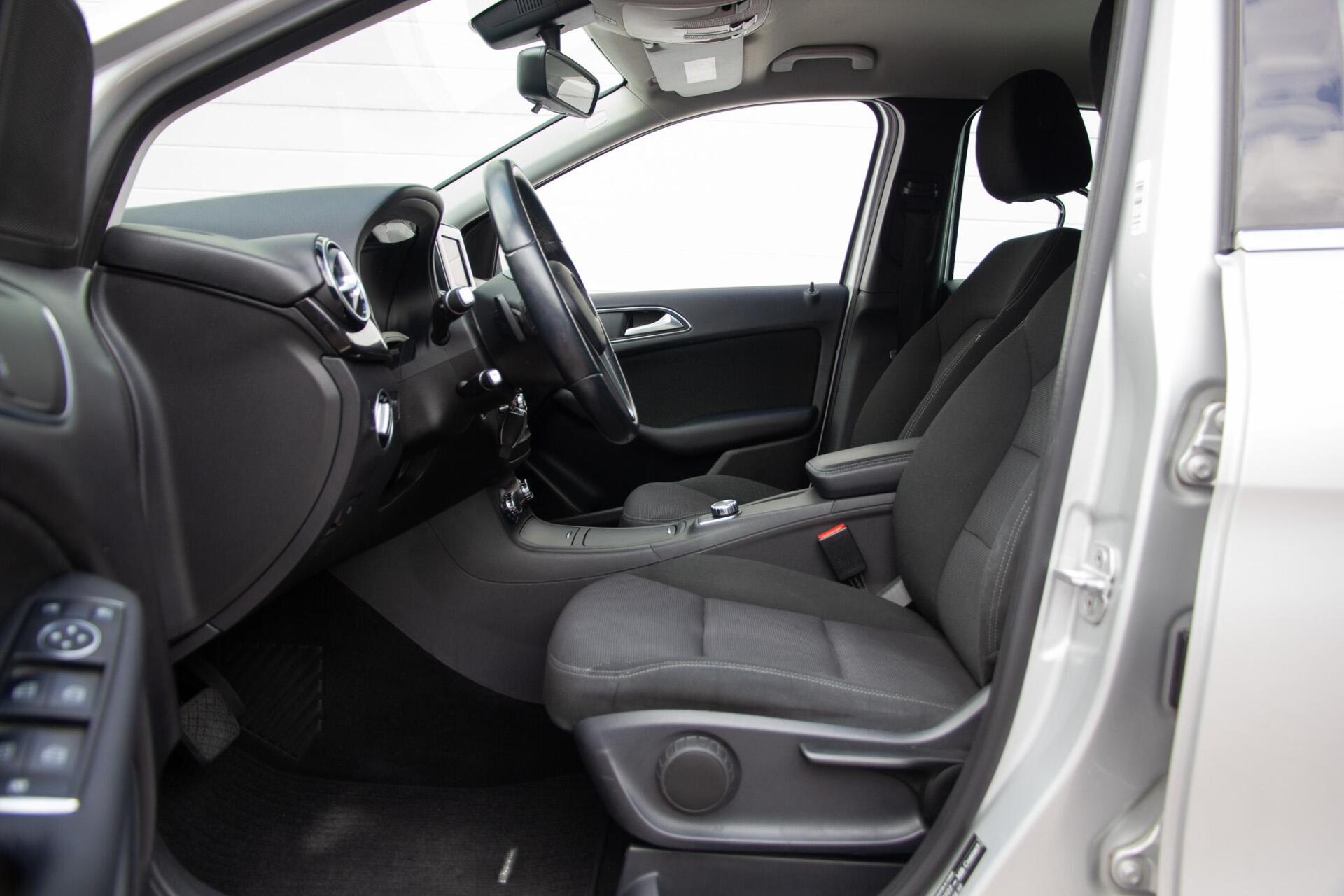 Foto van Mercedes-Benz B 180