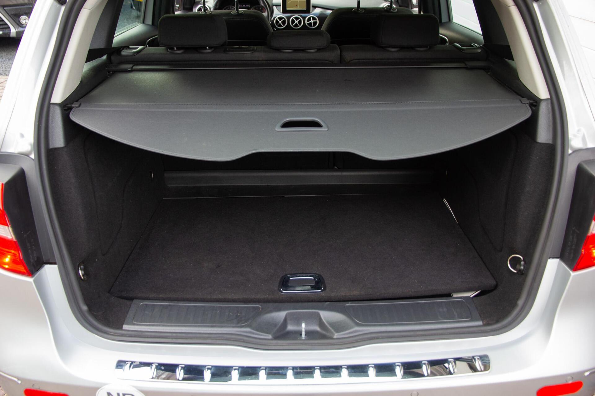 Foto van Mercedes-Benz B 180