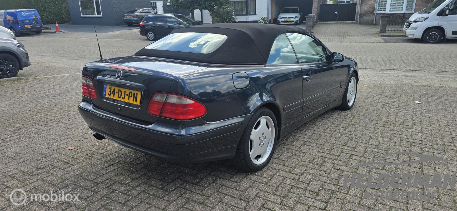 Foto van Mercedes-Benz CLK 230 Kompressor