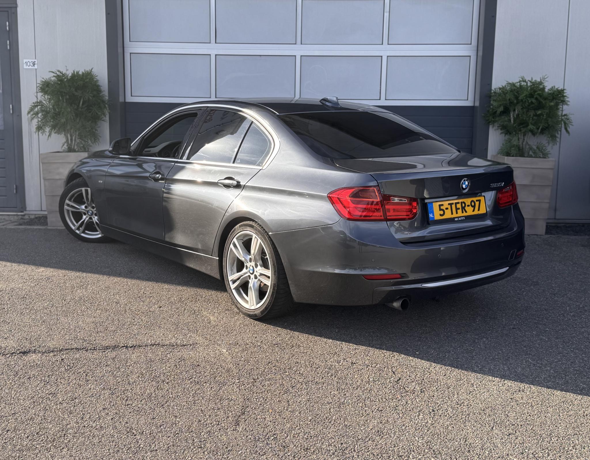 Foto van BMW 320i