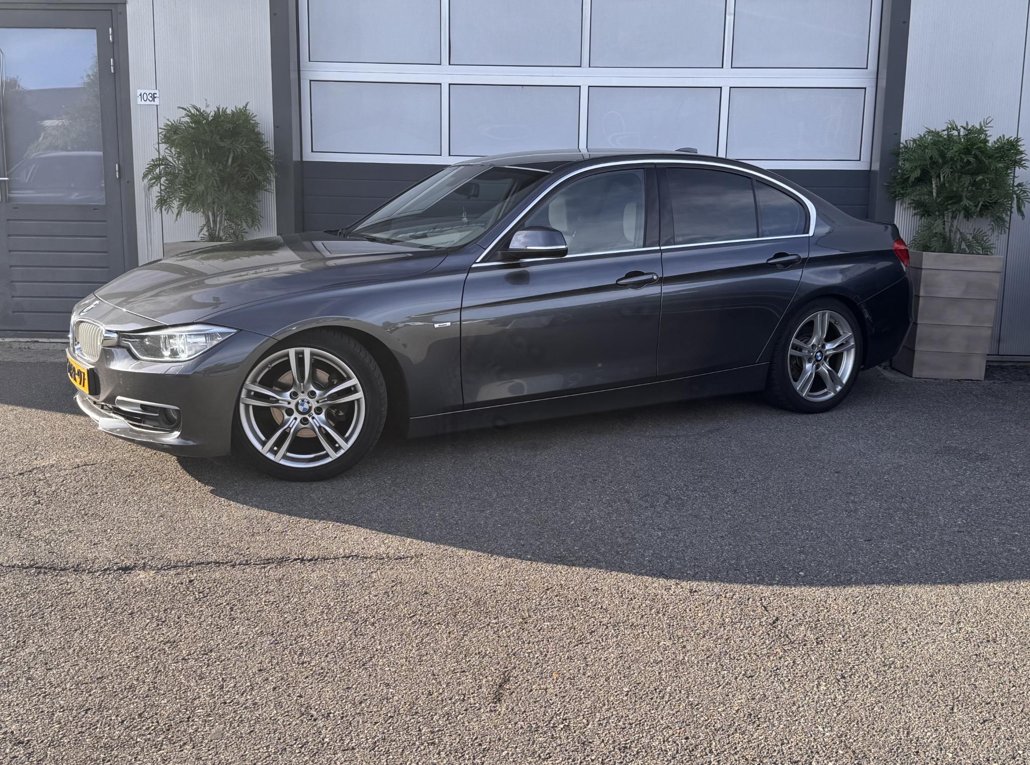 Foto van BMW 320i