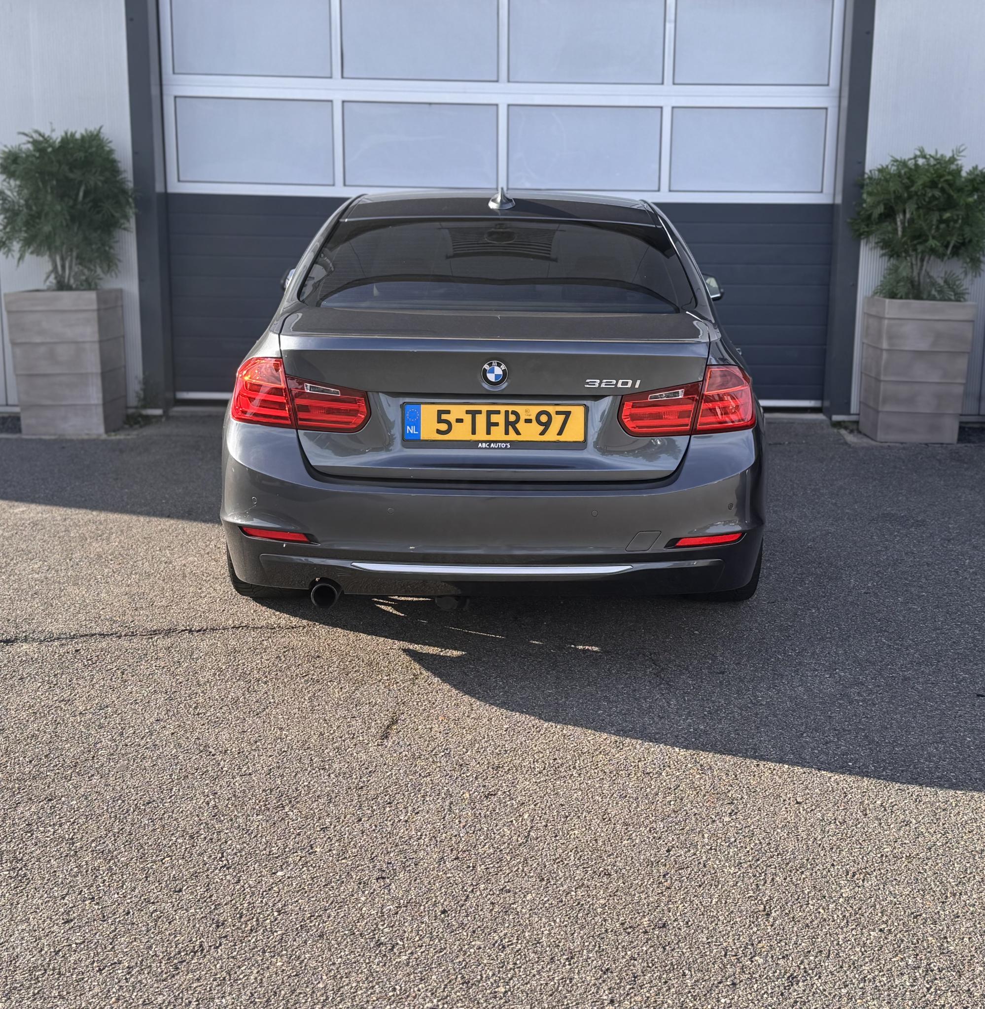 Foto van BMW 320i