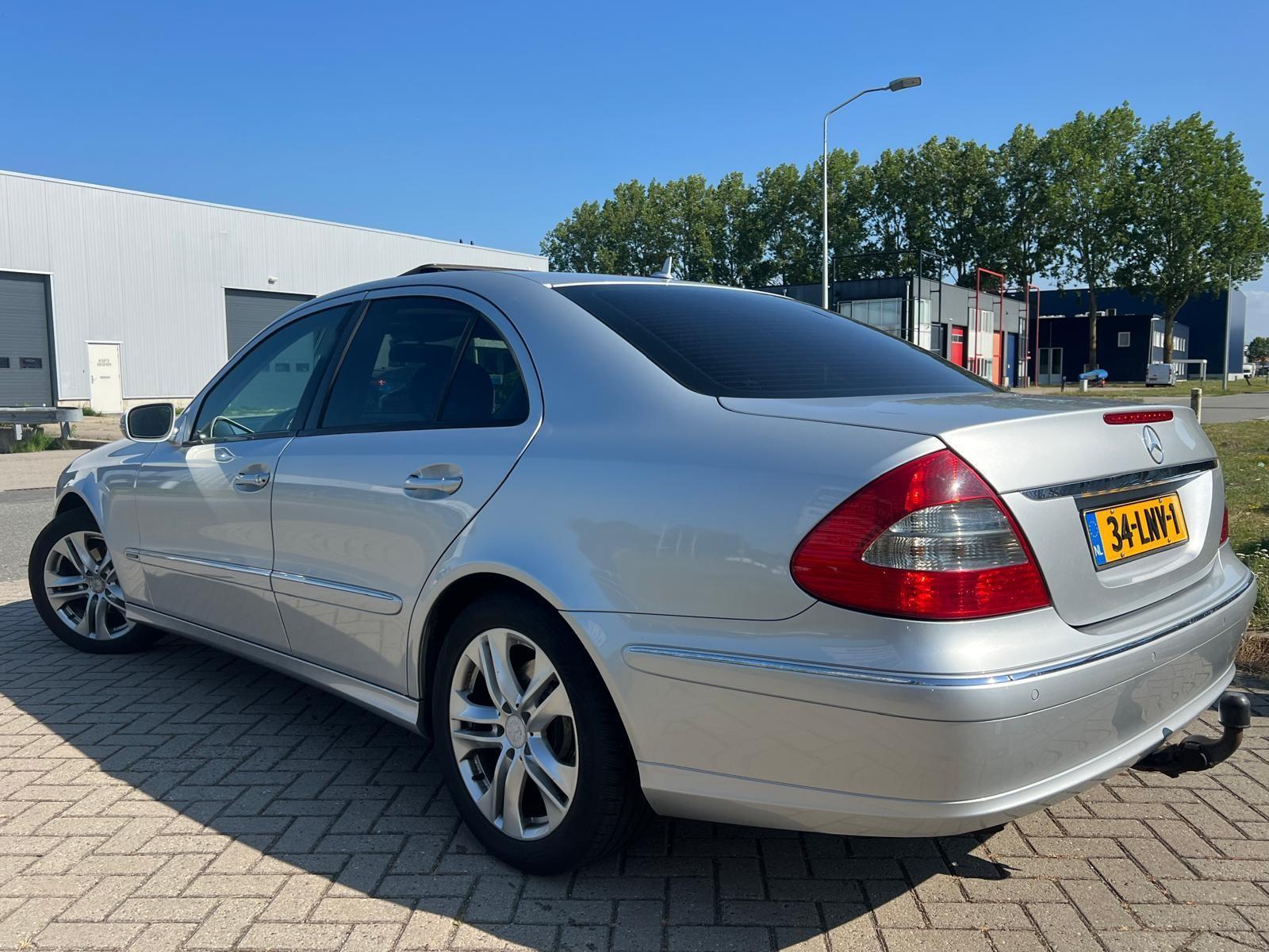 Foto van Mercedes-Benz E 300 Bluetec
