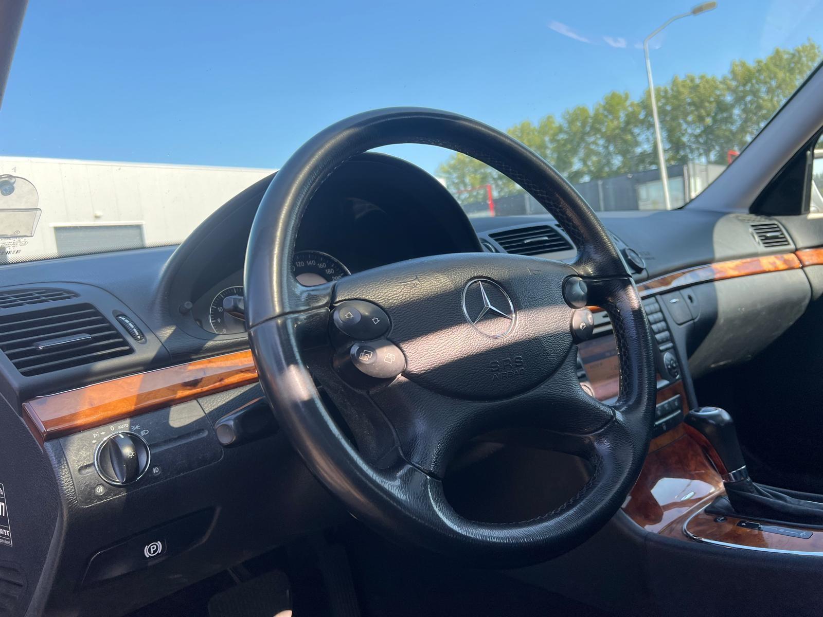 Foto van Mercedes-Benz E 300 Bluetec