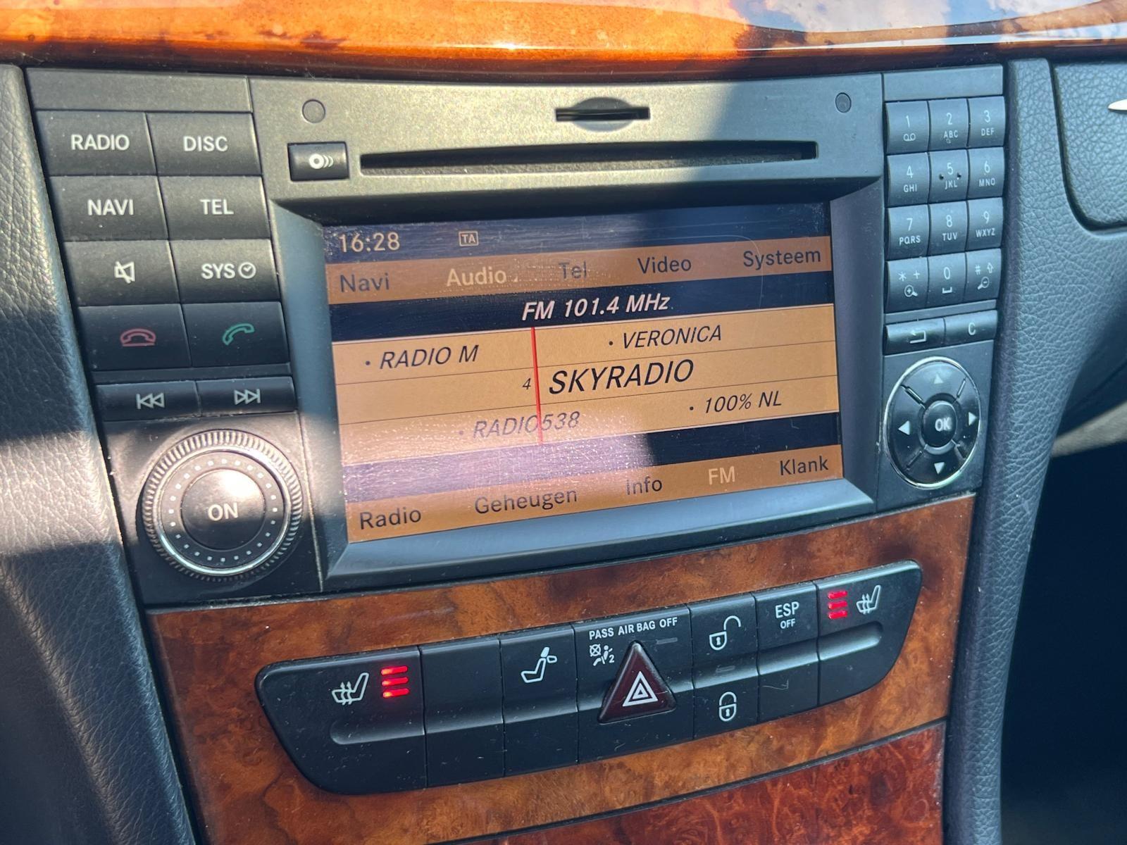 Foto van Mercedes-Benz E 300 Bluetec