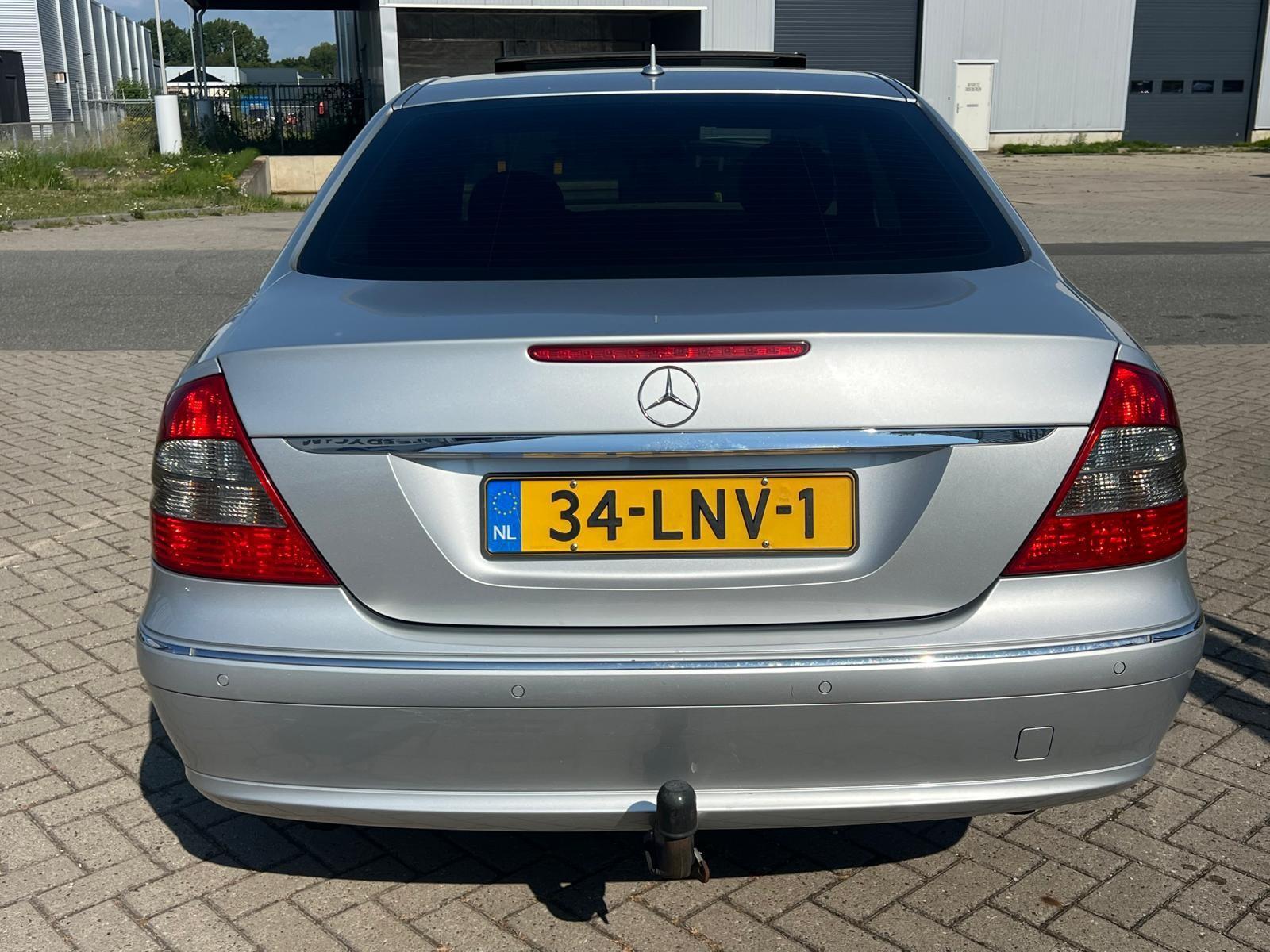 Foto van Mercedes-Benz E 300 Bluetec
