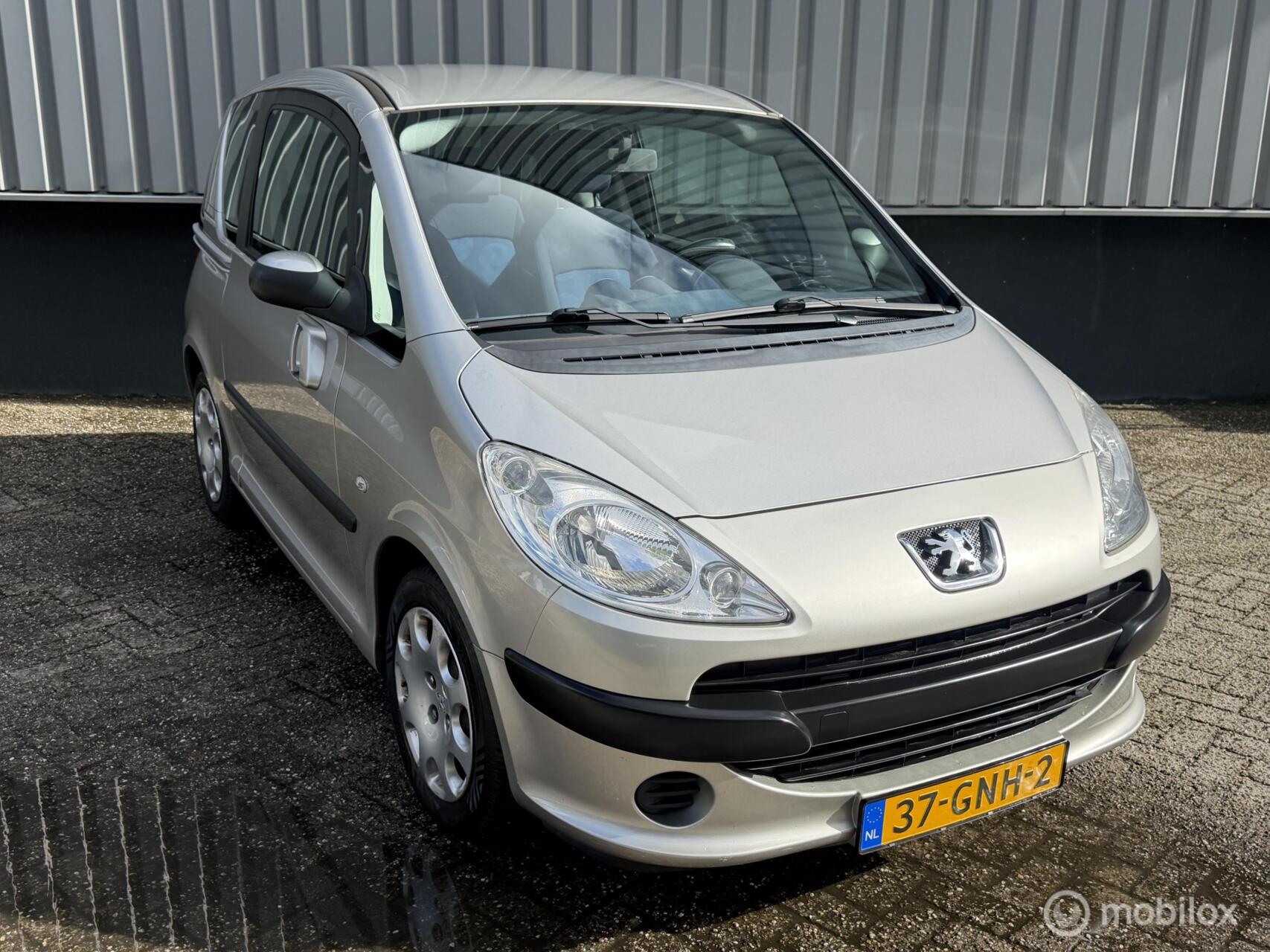 Peugeot 1007 1.4 Urban 2006 - voorkant