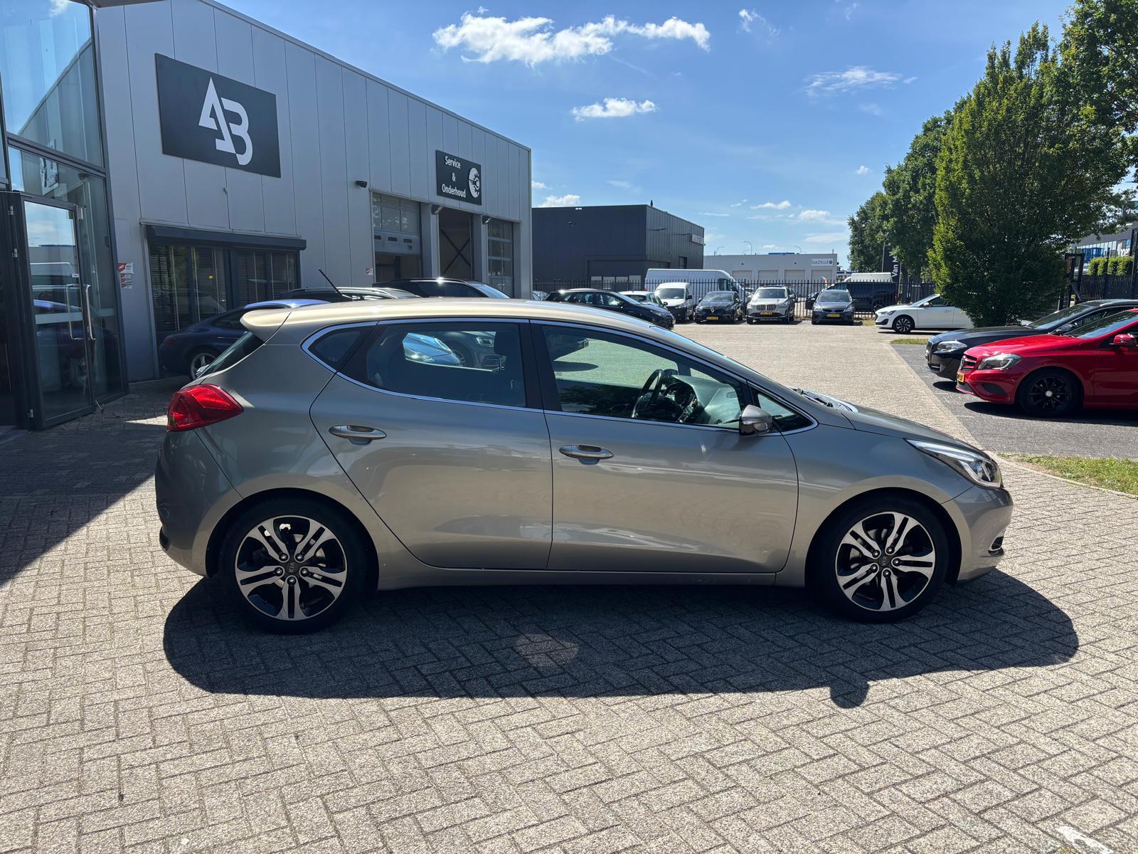 Foto van Kia Cee D