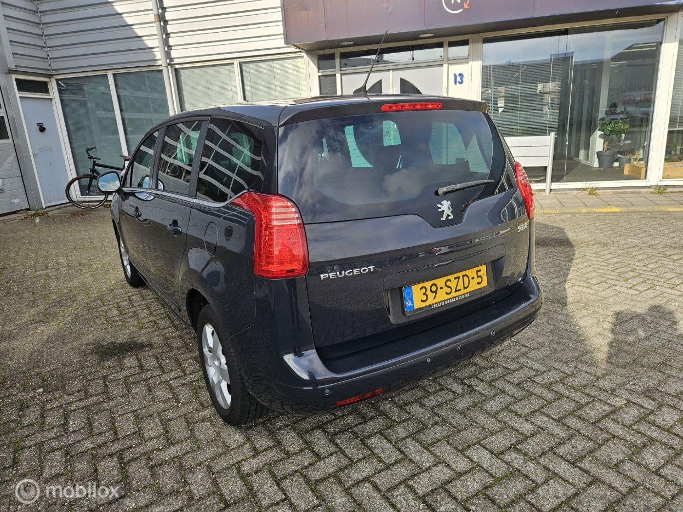 Foto van Peugeot 5008