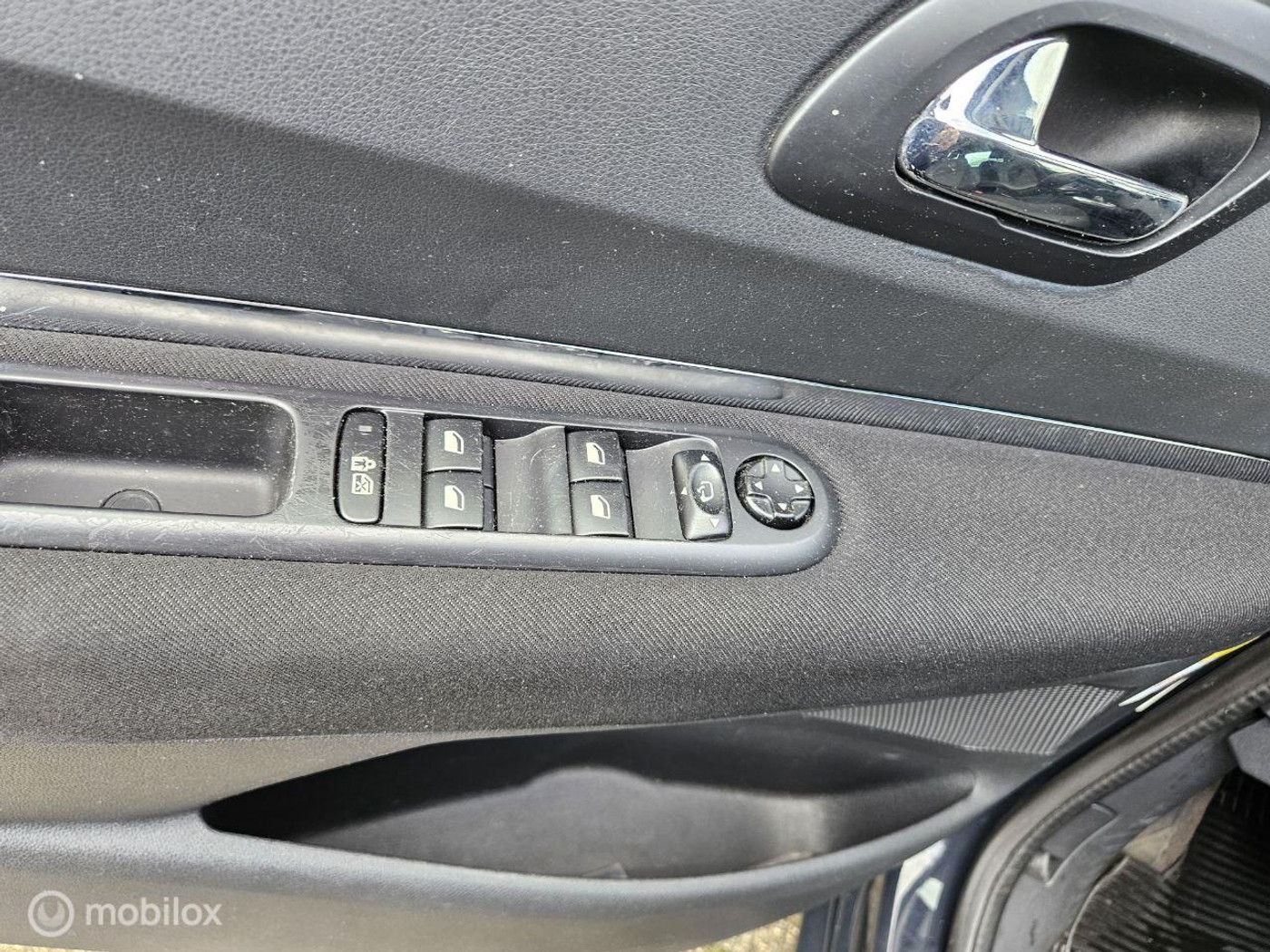 Foto van Peugeot 5008