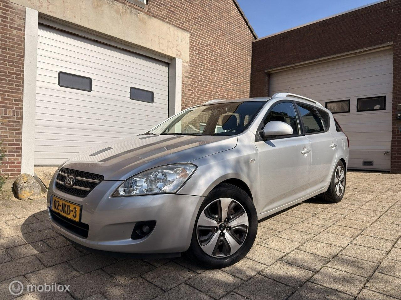 Kia Cee D 1.6 X-clusive ISG 2009 - voorkant
