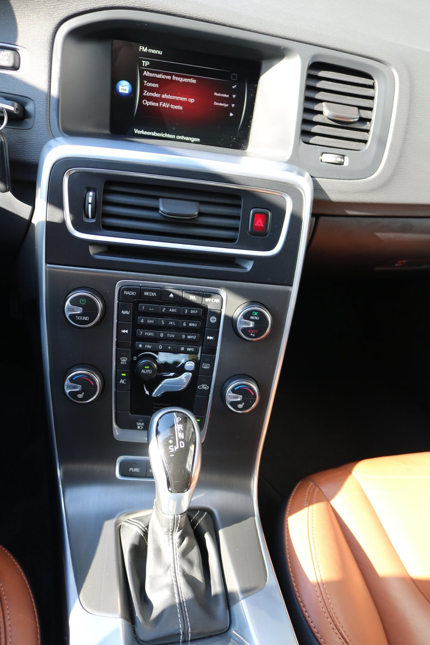 Foto van Volvo V60 Plug In Hybrid