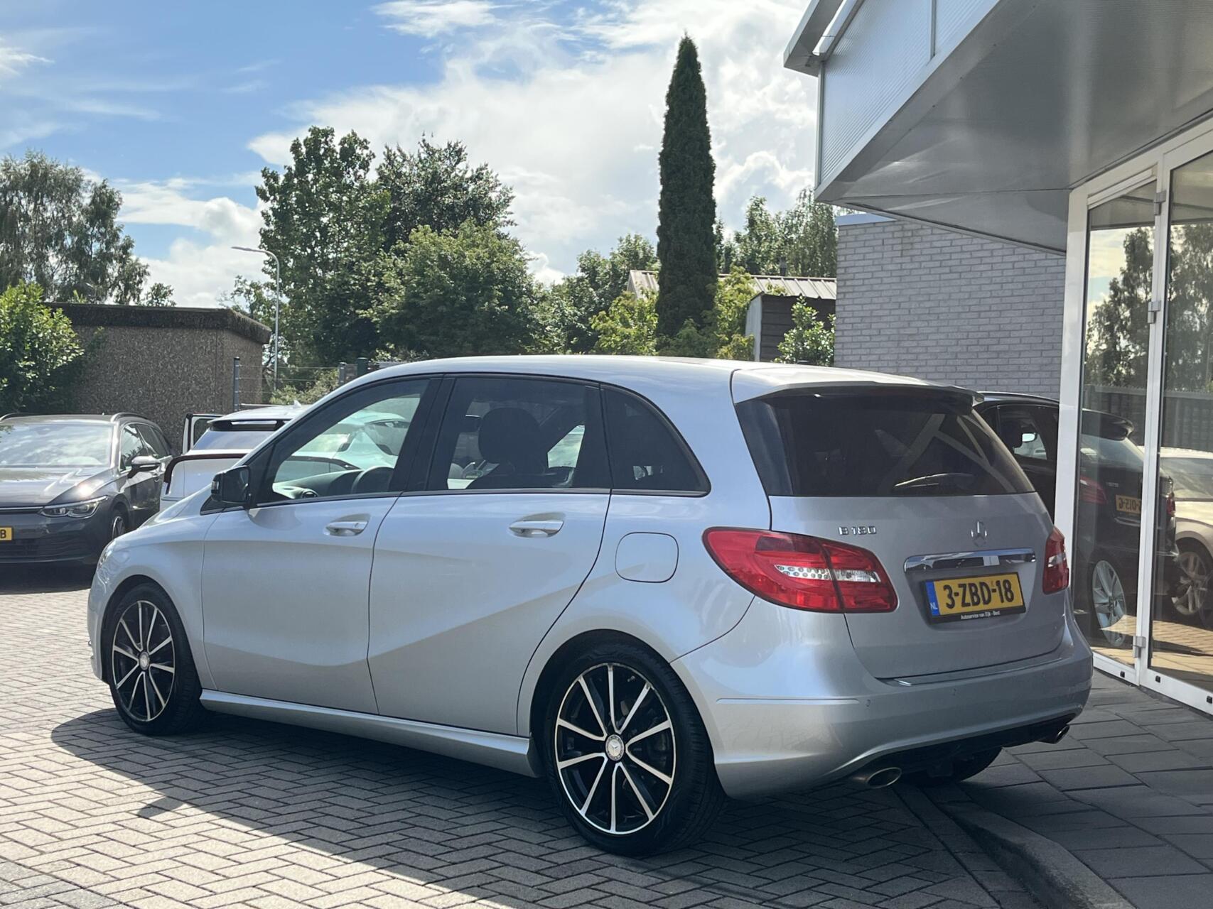Foto van Mercedes-Benz B 180