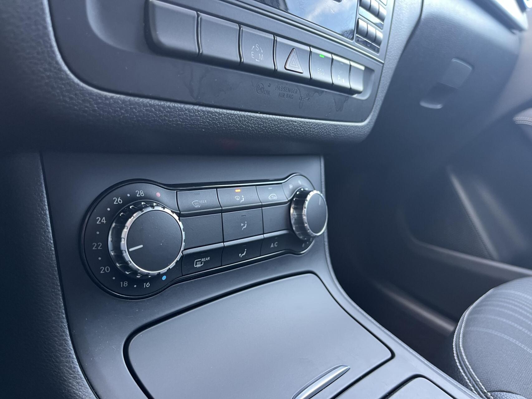 Foto van Mercedes-Benz B 180