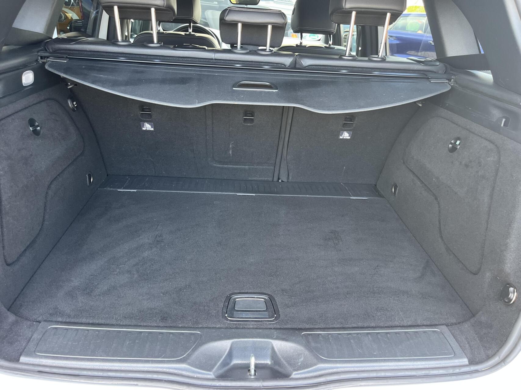 Foto van Mercedes-Benz B 180