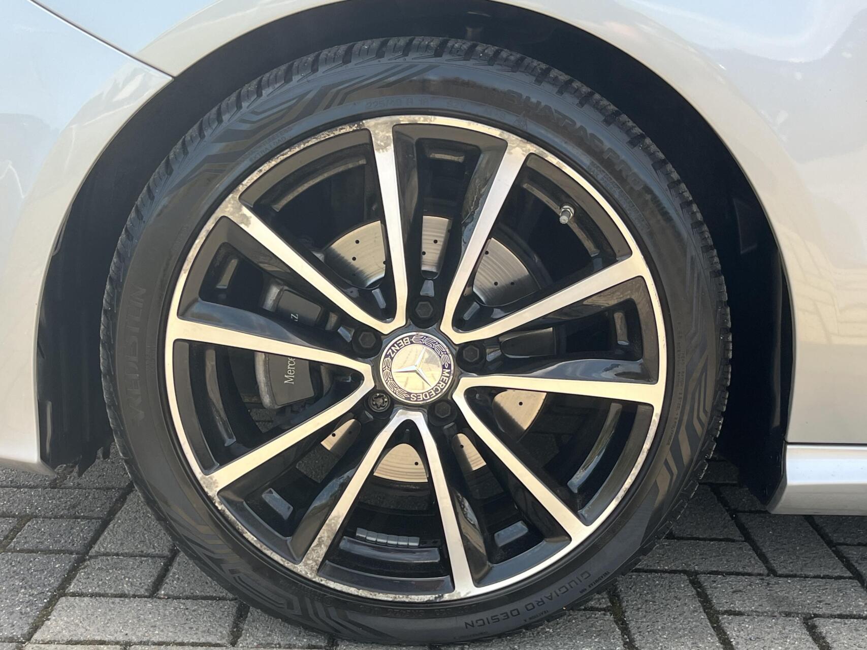 Foto van Mercedes-Benz B 180