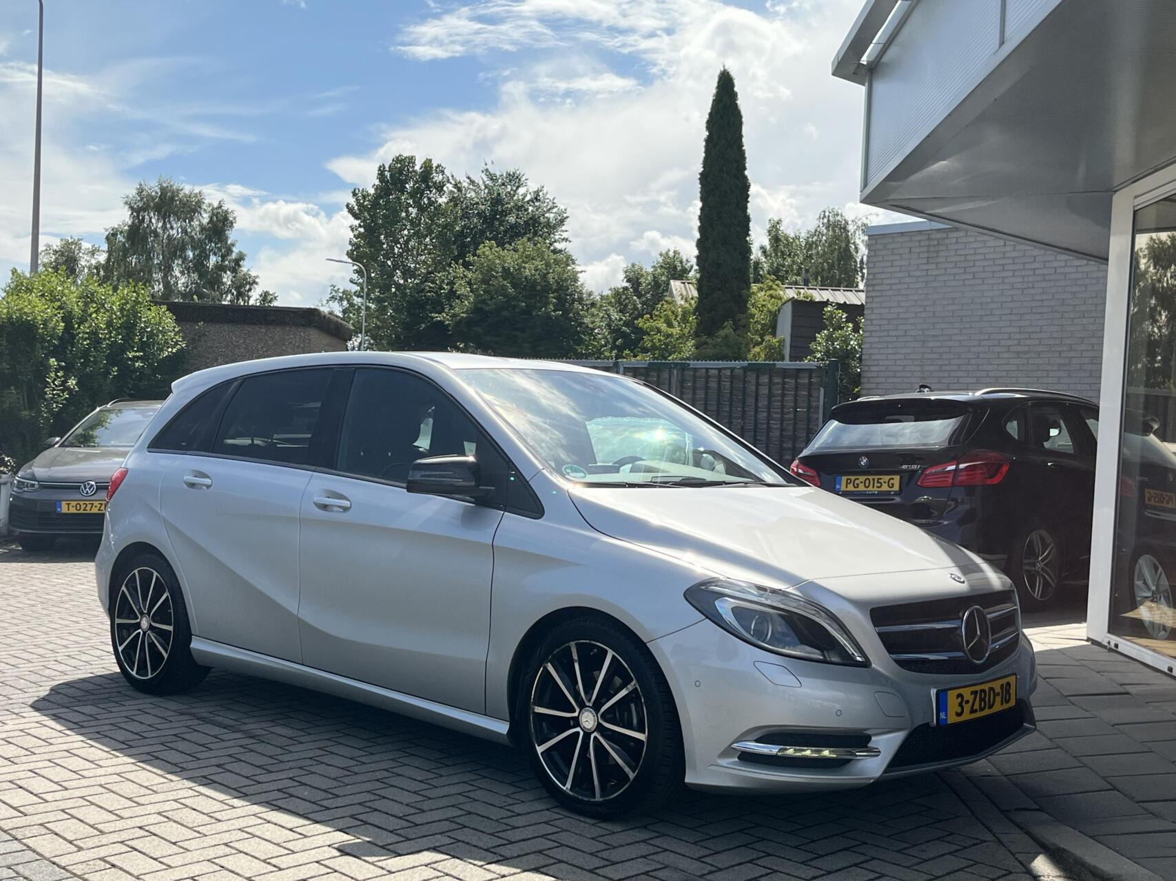 Foto van Mercedes-Benz B 180