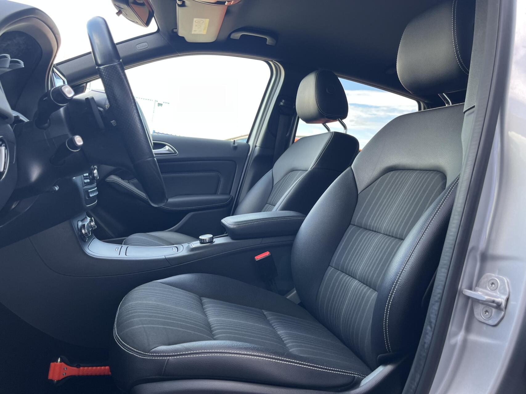 Foto van Mercedes-Benz B 180