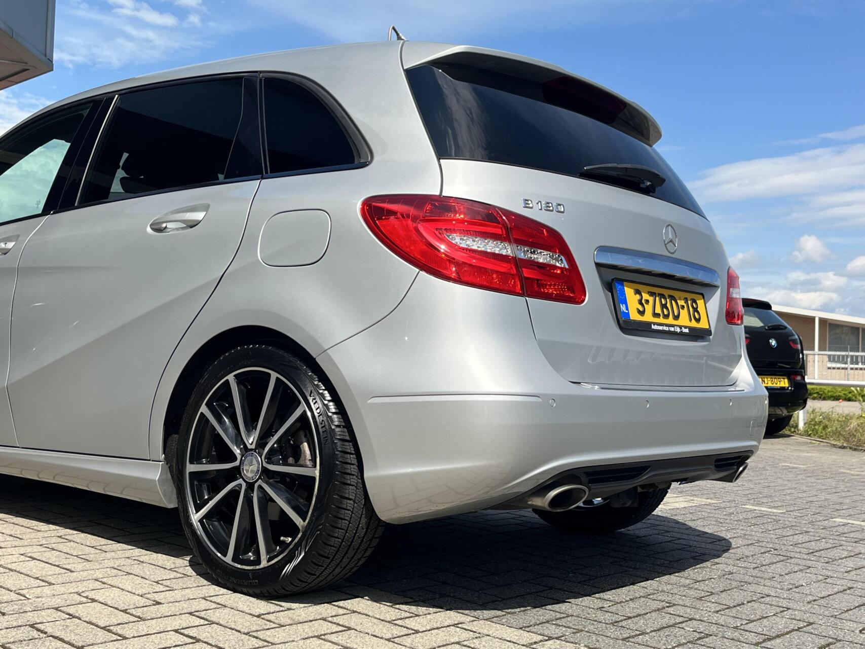 Foto van Mercedes-Benz B 180