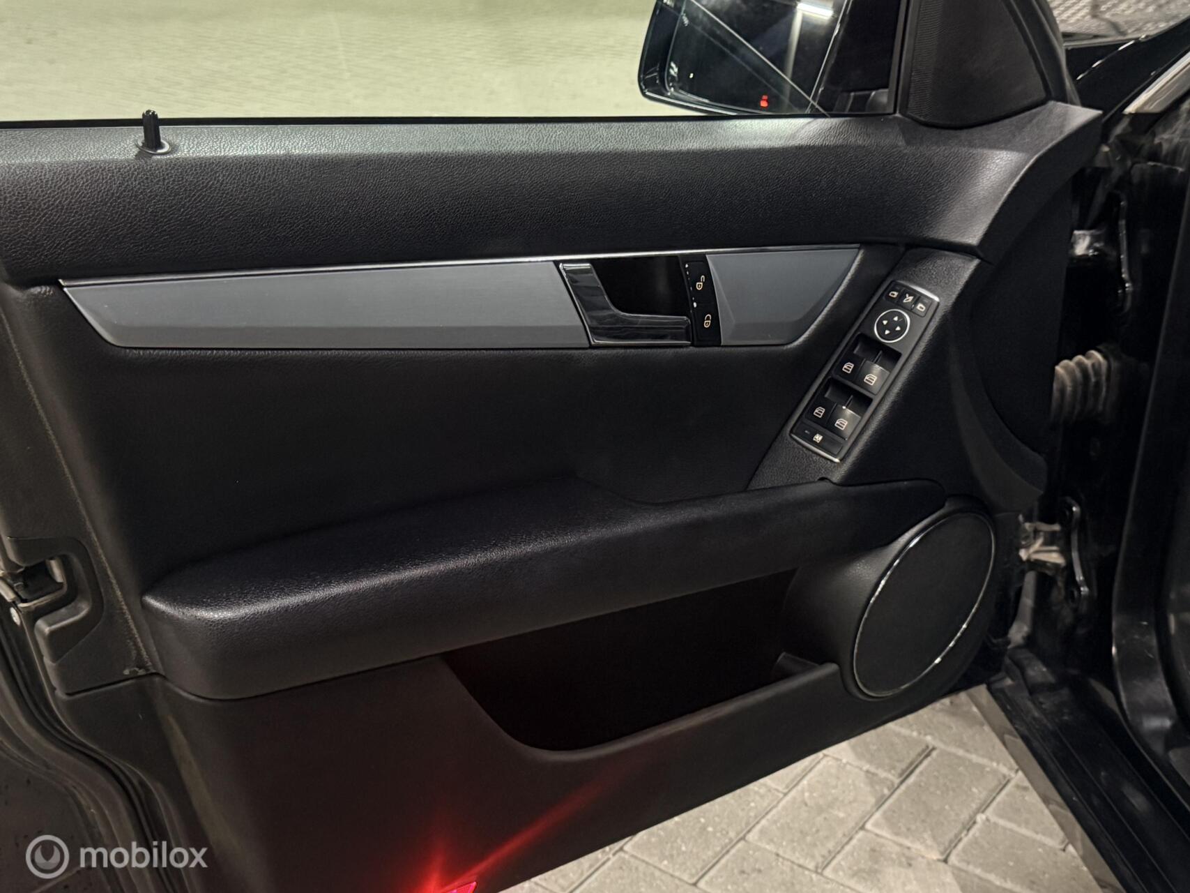 Foto van Mercedes-Benz C 180 Cgi
