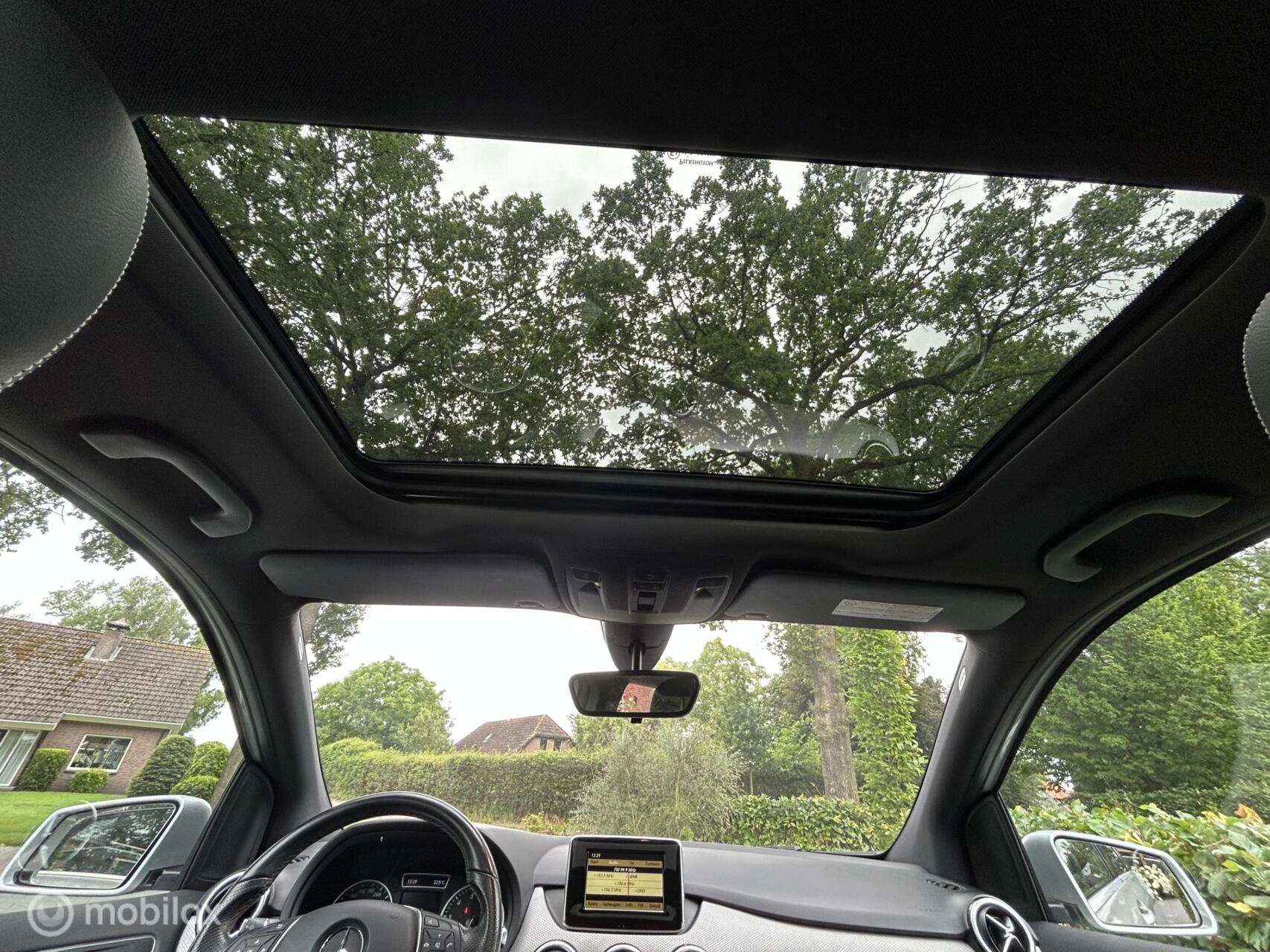 Foto van Mercedes-Benz B 200