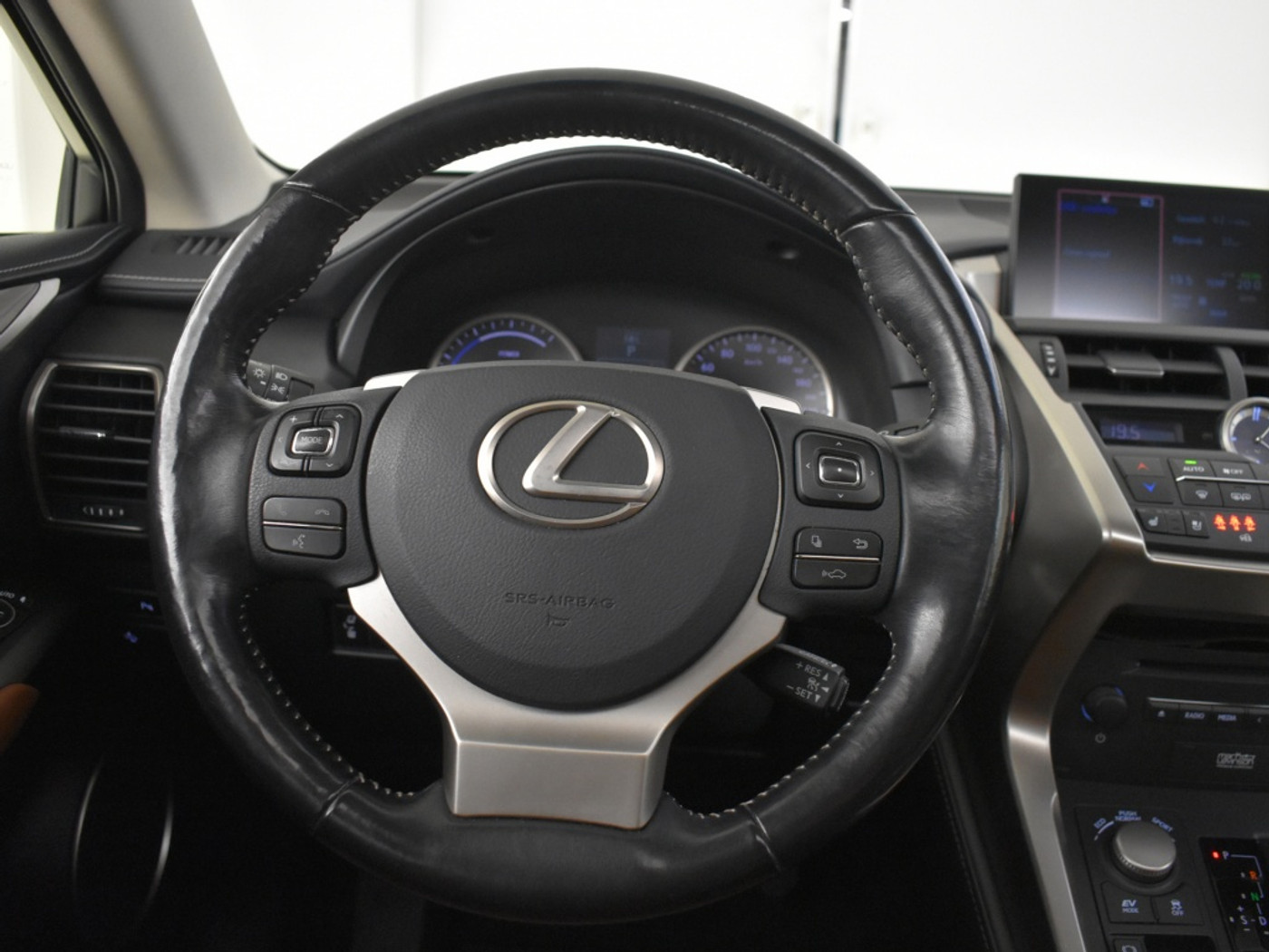 Foto van Lexus Lexus Nx300h