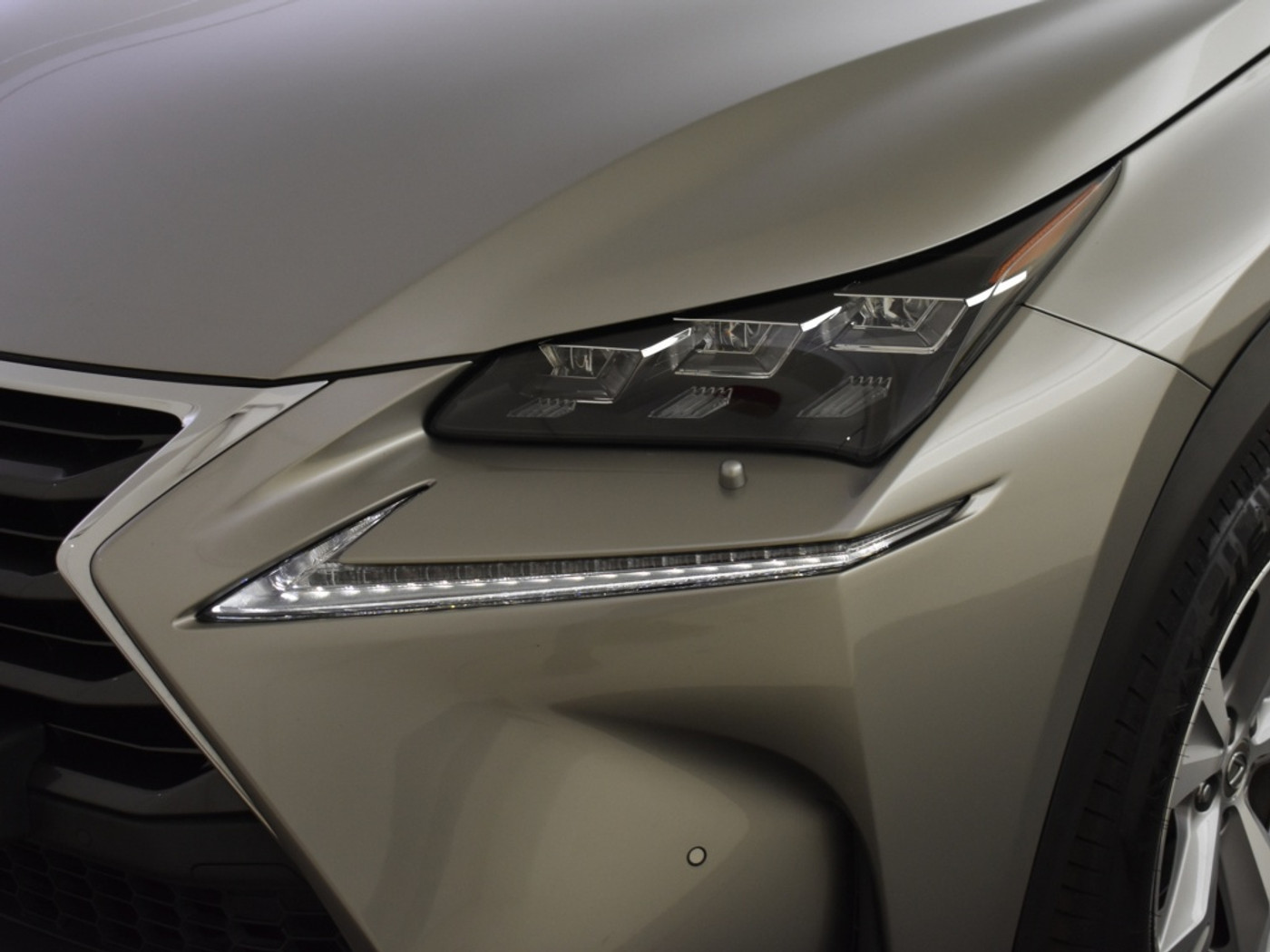 Foto van Lexus Lexus Nx300h