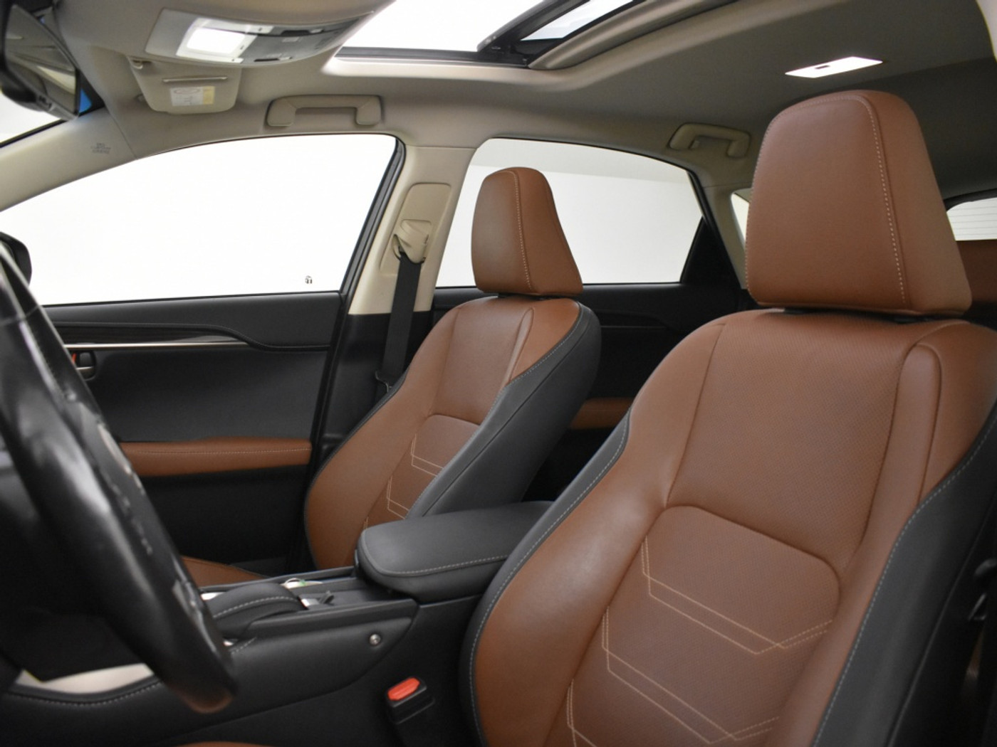 Foto van Lexus Lexus Nx300h