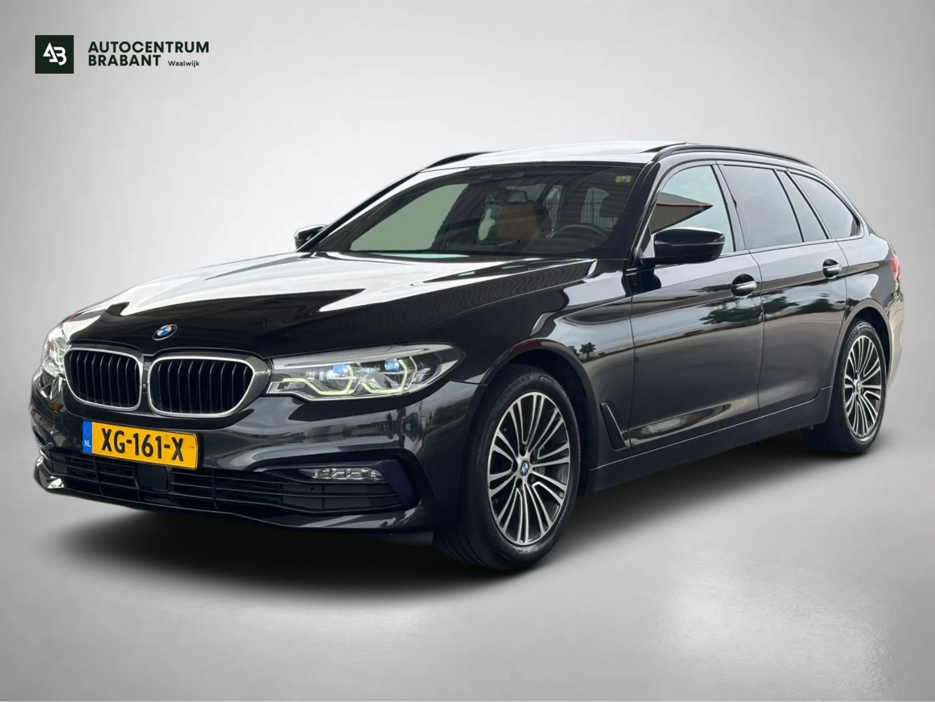 BMW 530i 530i High Executive (Dealer OndH, Panorama, Navi, StoelV, 360 Camera, Head-up, Comfort Stoelen, Etc) 2018 - voorkant