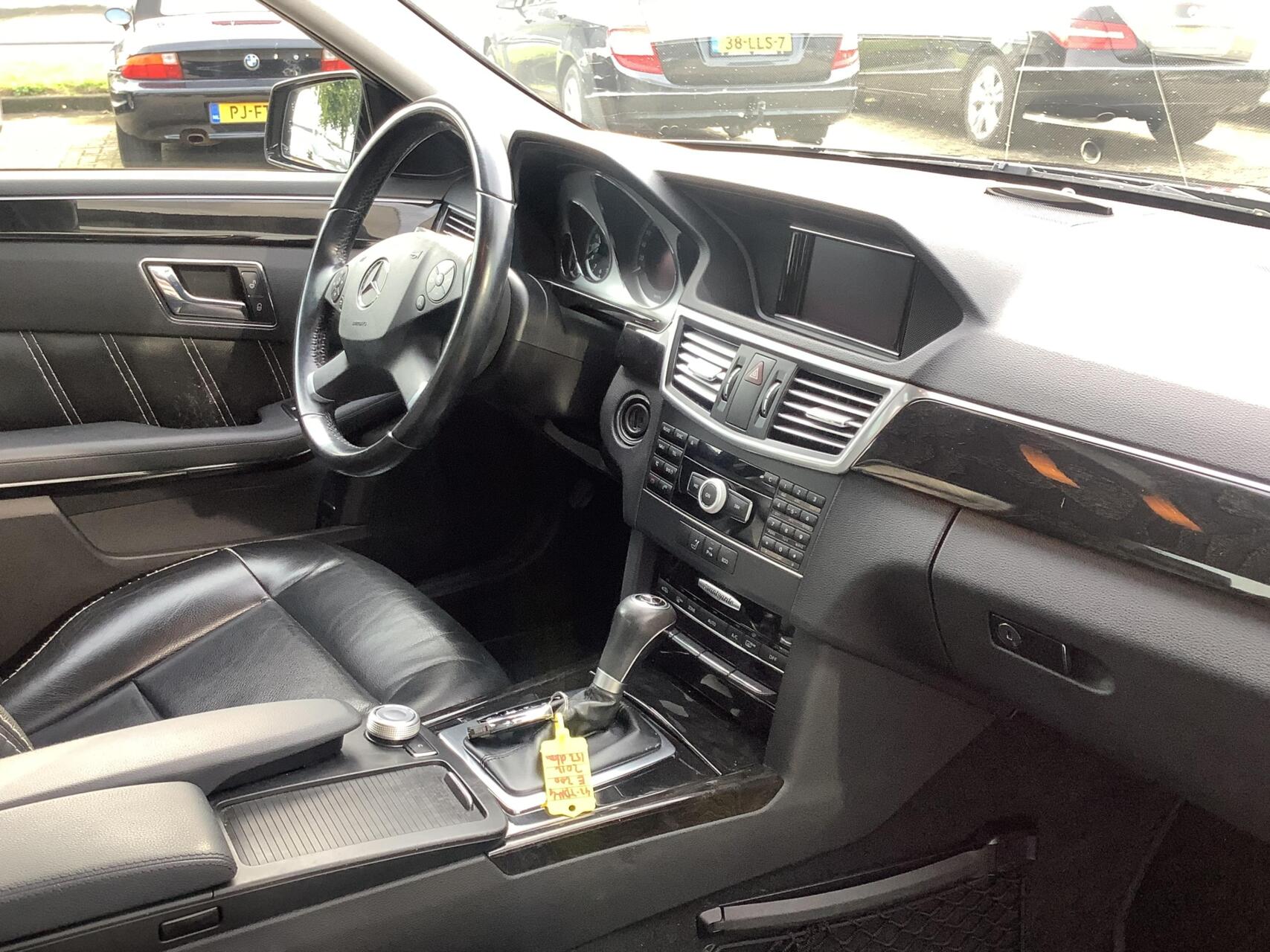 Foto van Mercedes-Benz E 200