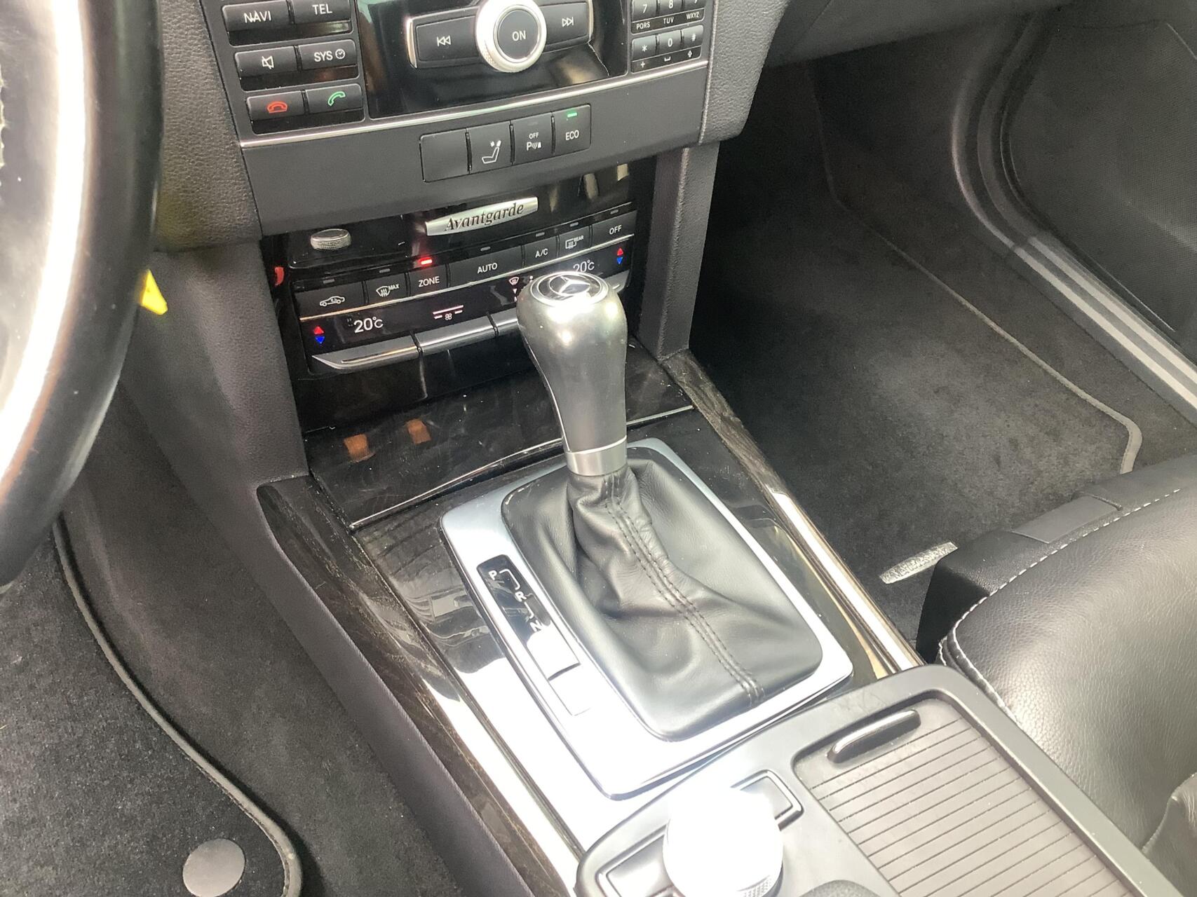 Foto van Mercedes-Benz E 200