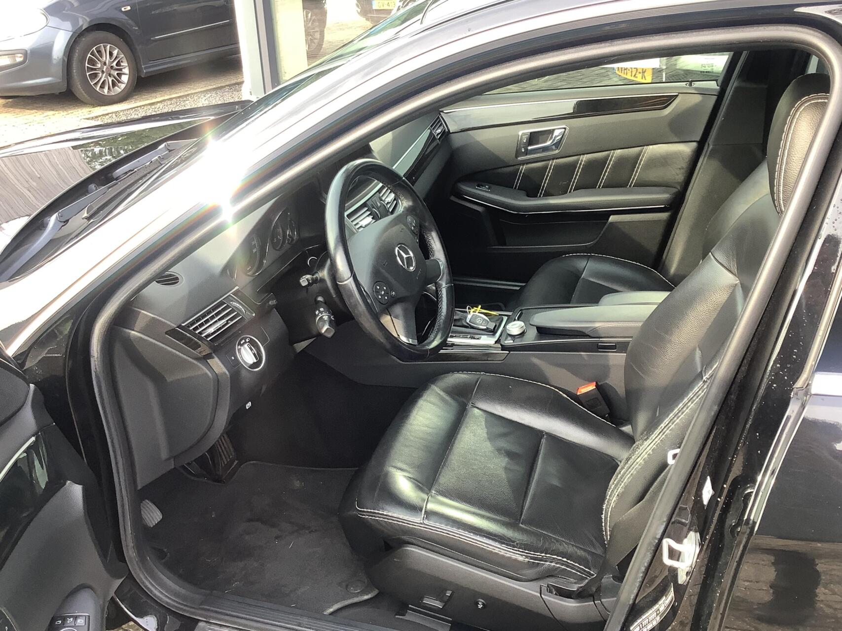 Foto van Mercedes-Benz E 200