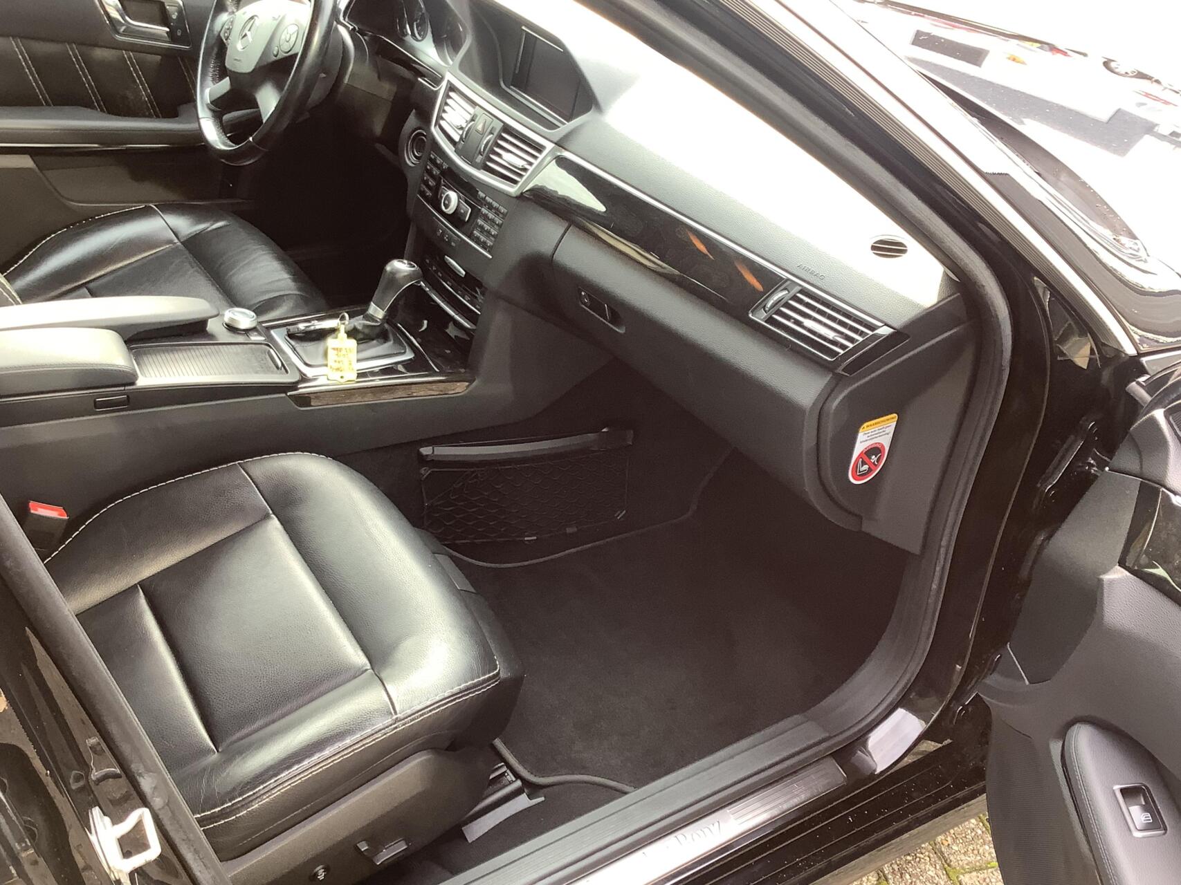 Foto van Mercedes-Benz E 200