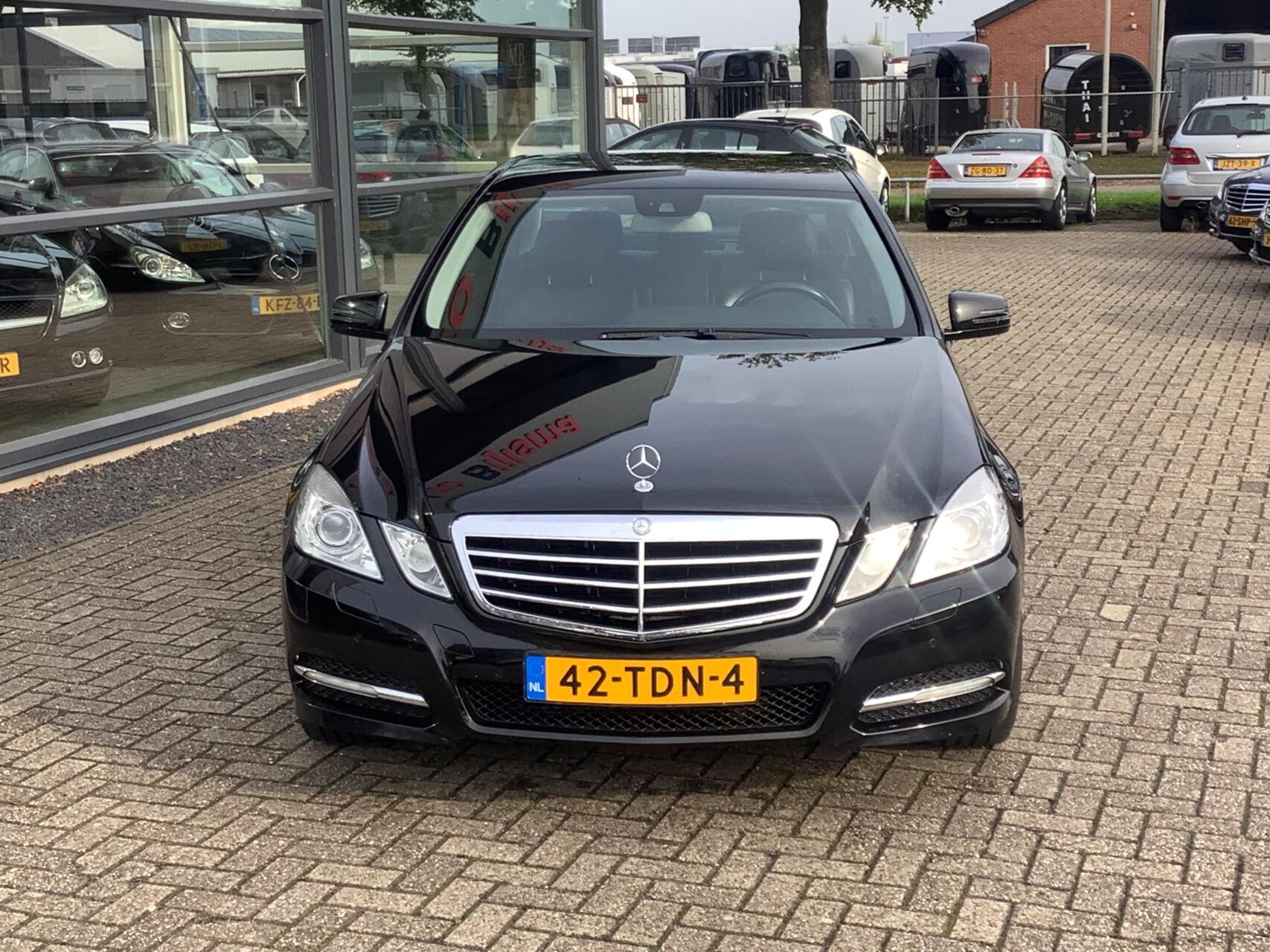 Foto van Mercedes-Benz E 200