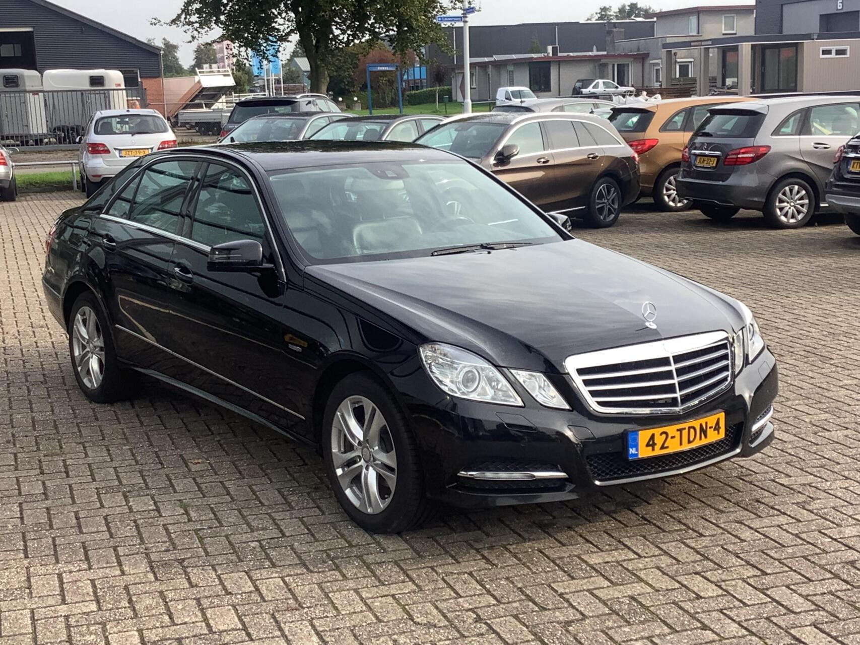 Foto van Mercedes-Benz E 200