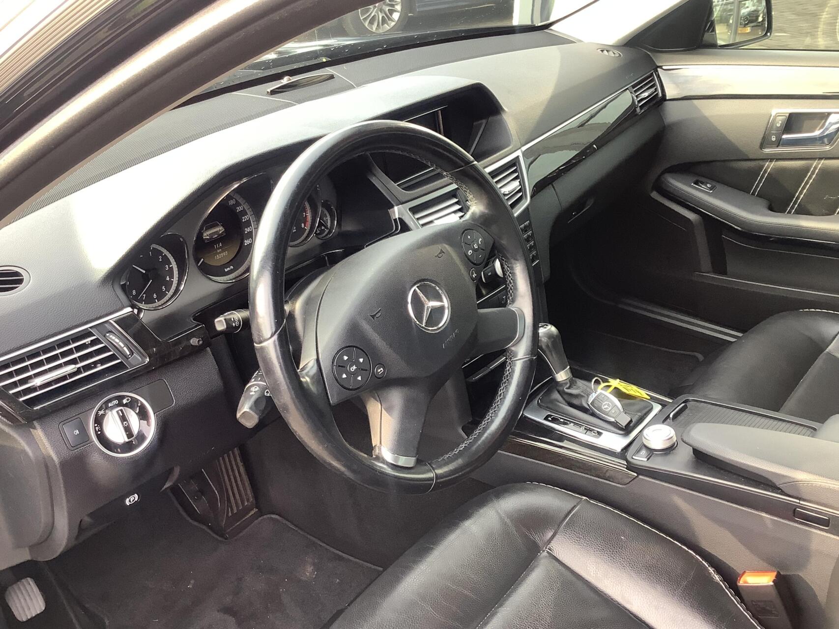 Foto van Mercedes-Benz E 200