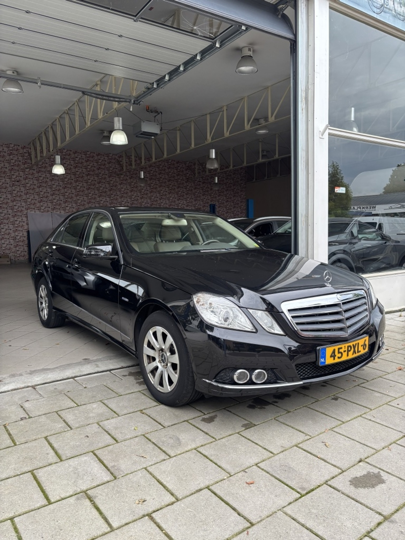 Foto van Mercedes-Benz E 200 Cgi