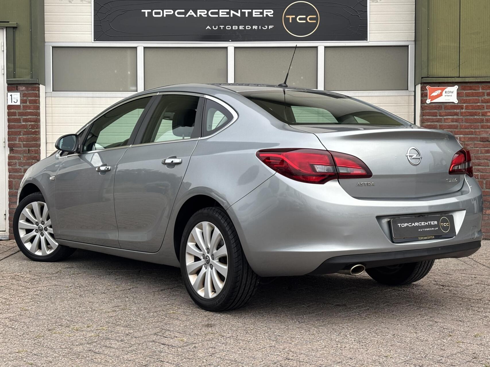 Foto van Opel Astra Notchback