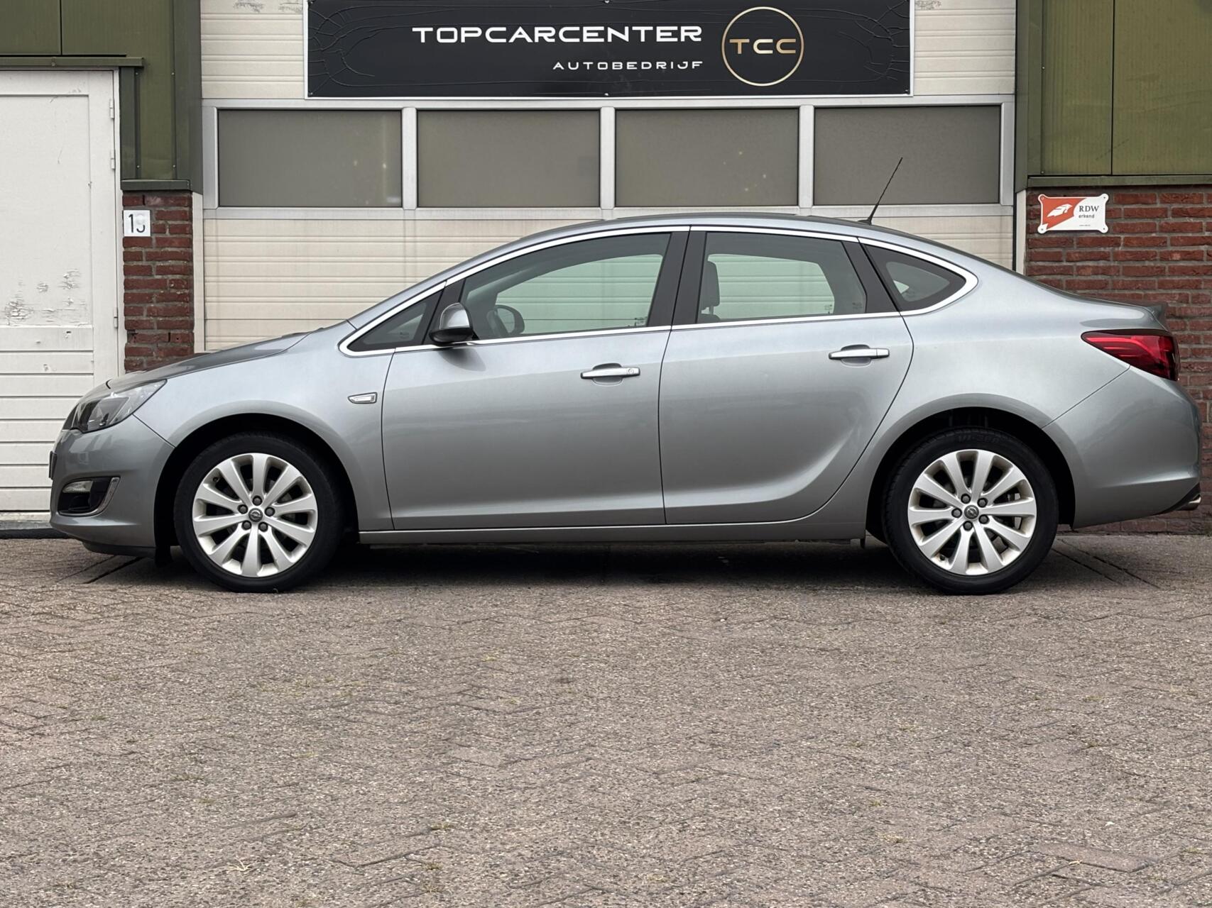 Foto van Opel Astra Notchback