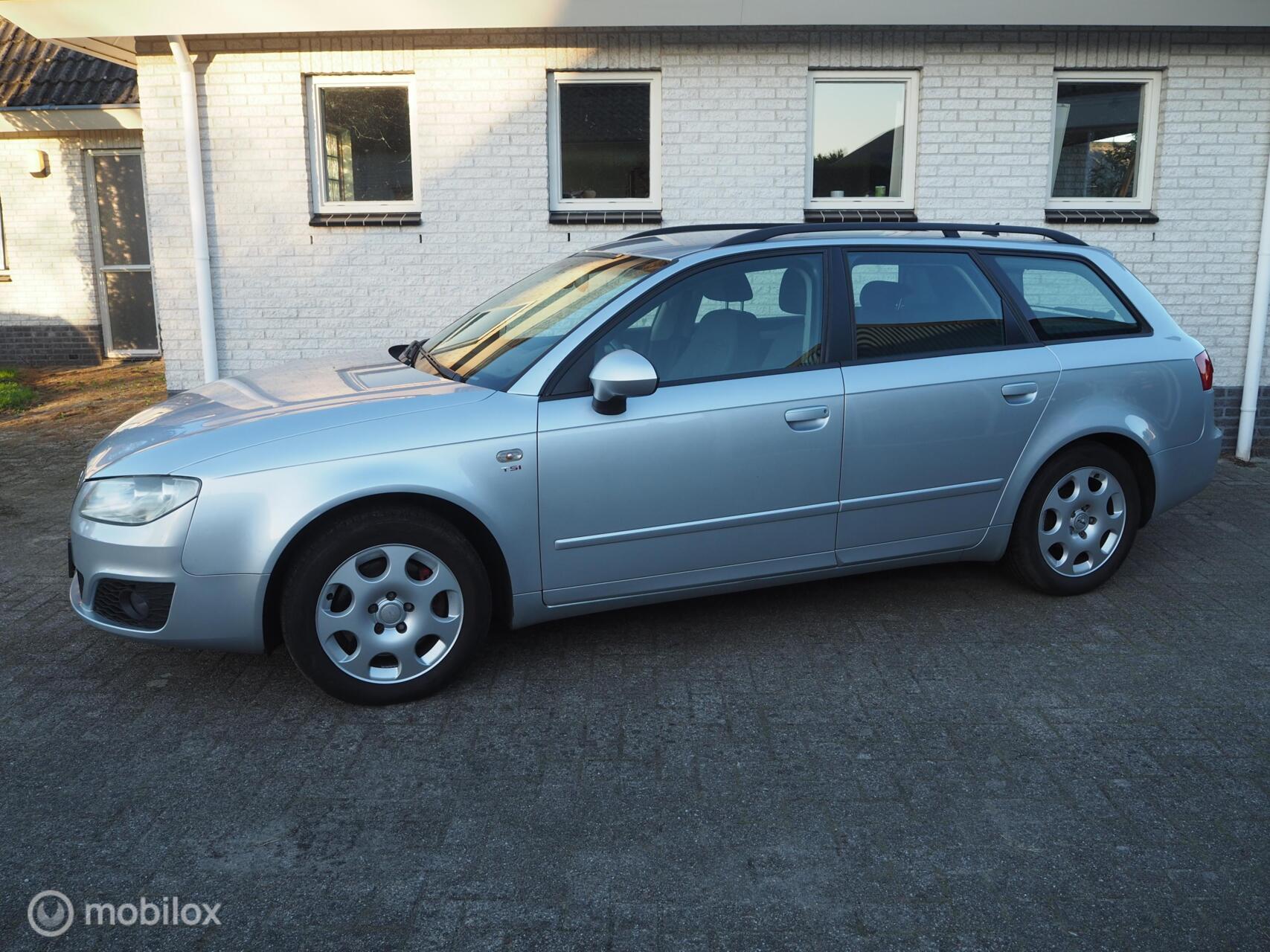 Seat Exeo ST inclusief trekhaak - met nieuwe apk geleverd 2010 - voorkant