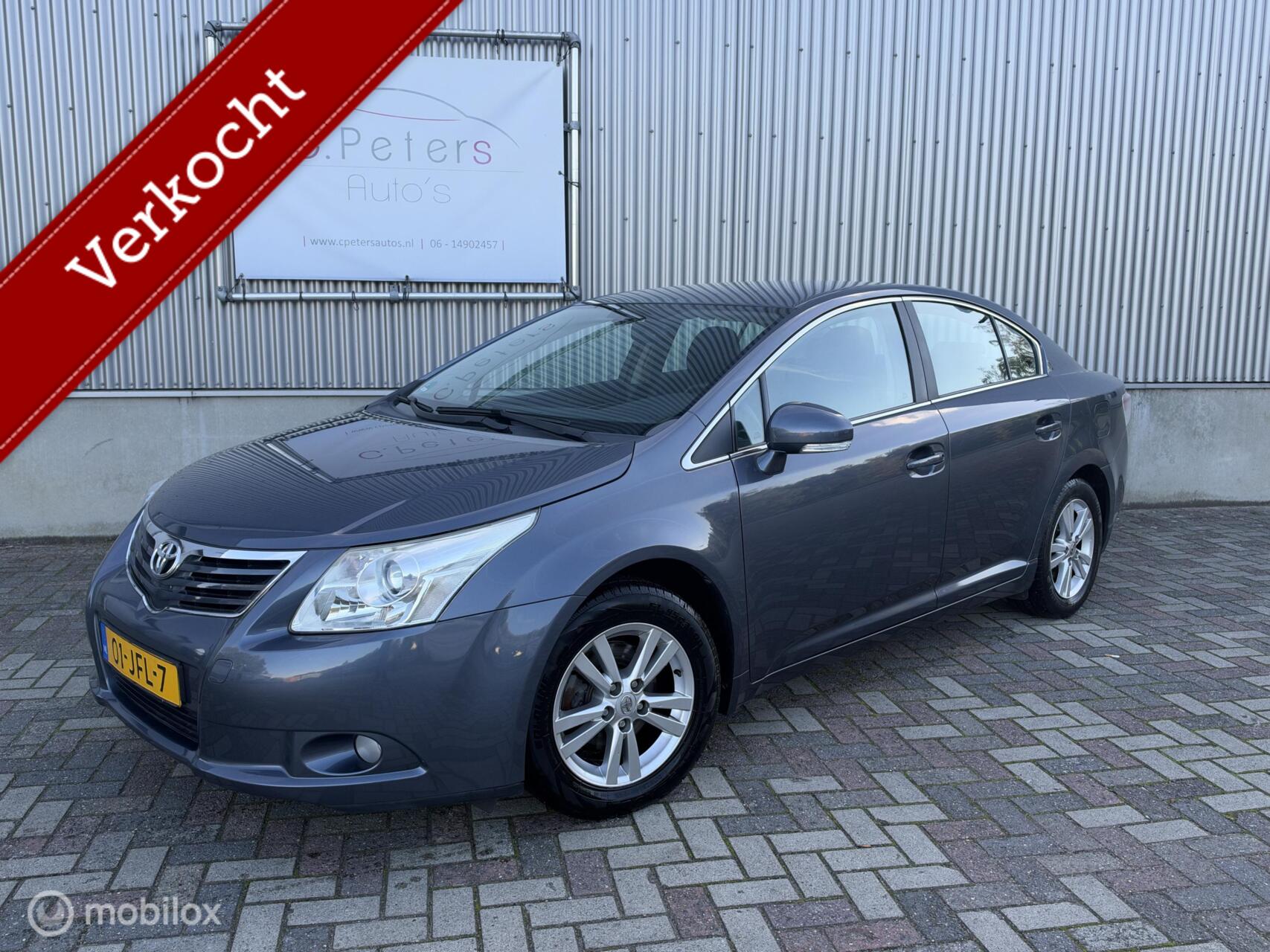 Toyota Toyota Avensis 1.8 VVTi Dynamic 2009 / Navigatie / Cruisecontrol / Trekhaak / Climate Airco / NAP 2009 - voorkant