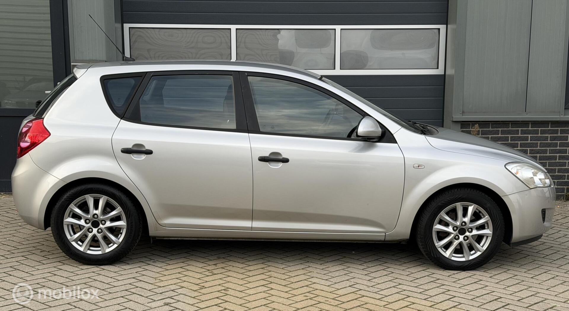 Foto van Kia Cee D