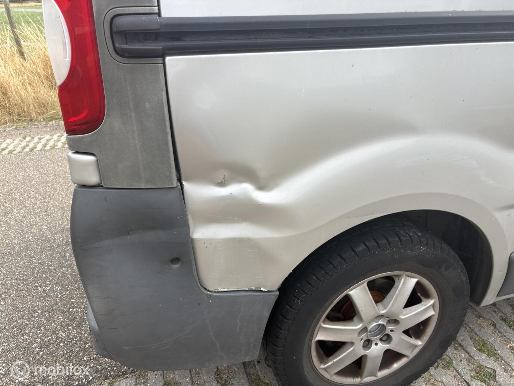 Foto van Renault Trafic T29 L2/h1 2,5 Dci 84kw E4 Fap