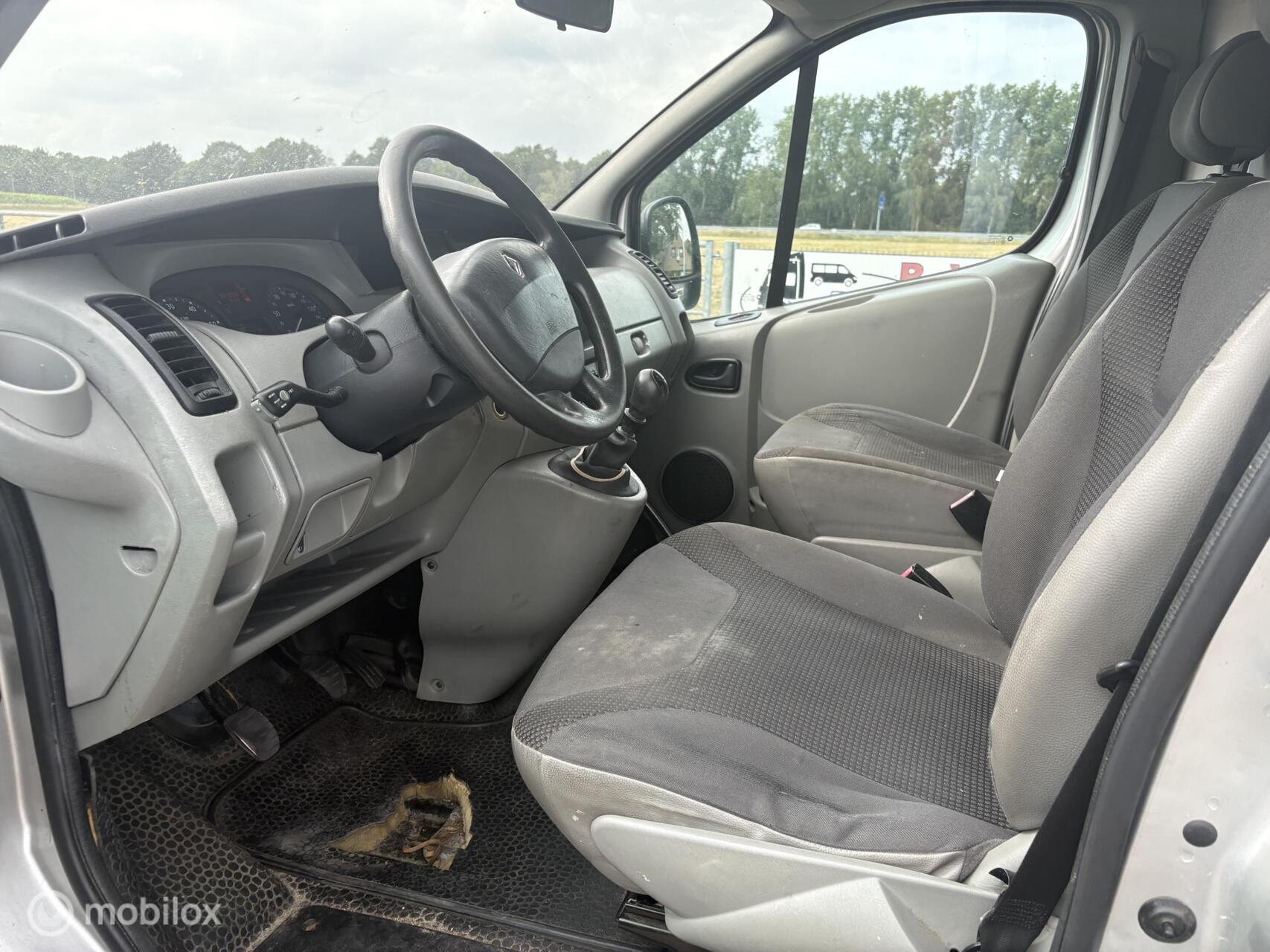 Foto van Renault Trafic T29 L2/h1 2,5 Dci 84kw E4 Fap