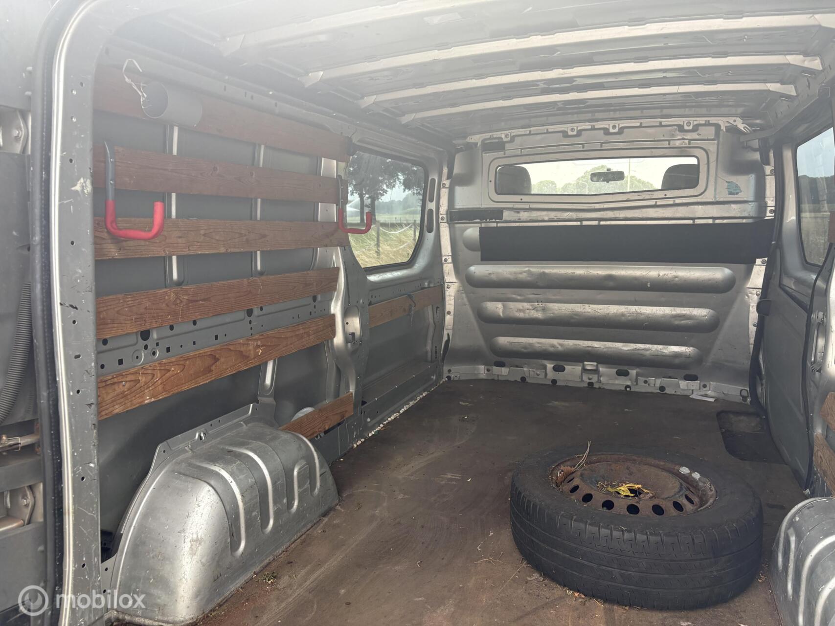 Foto van Renault Trafic T29 L2/h1 2,5 Dci 84kw E4 Fap