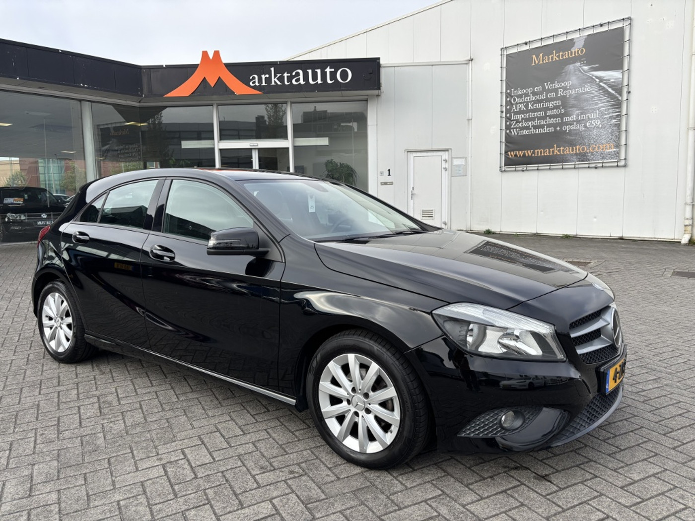 Mercedes-Benz A 180 180 Economy Nieuwstaat!! 2015 - voorkant